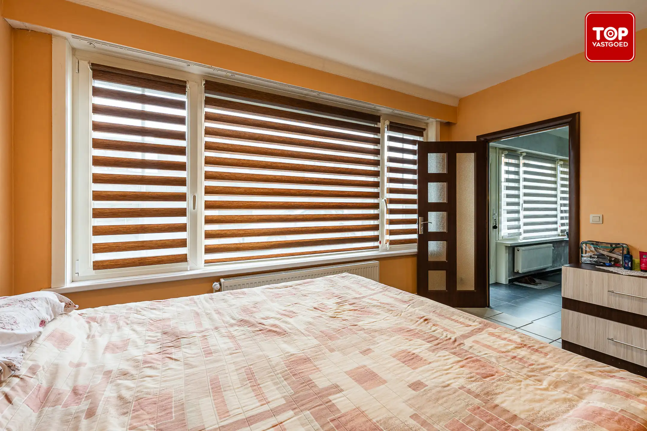 Gelijkvloers 2-slaapkamer appartemen met garage.  foto 15