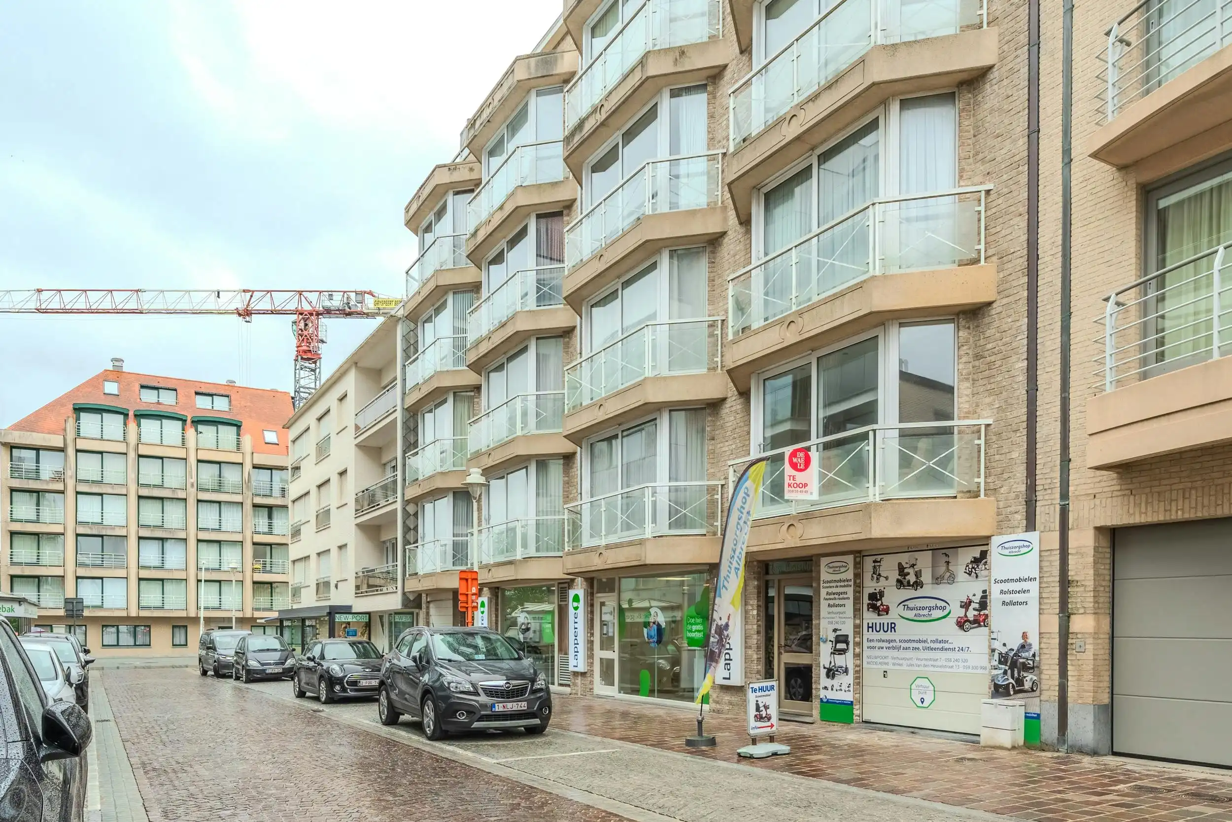 Instapklaar appartement met twee slaapkamers en terras foto 9