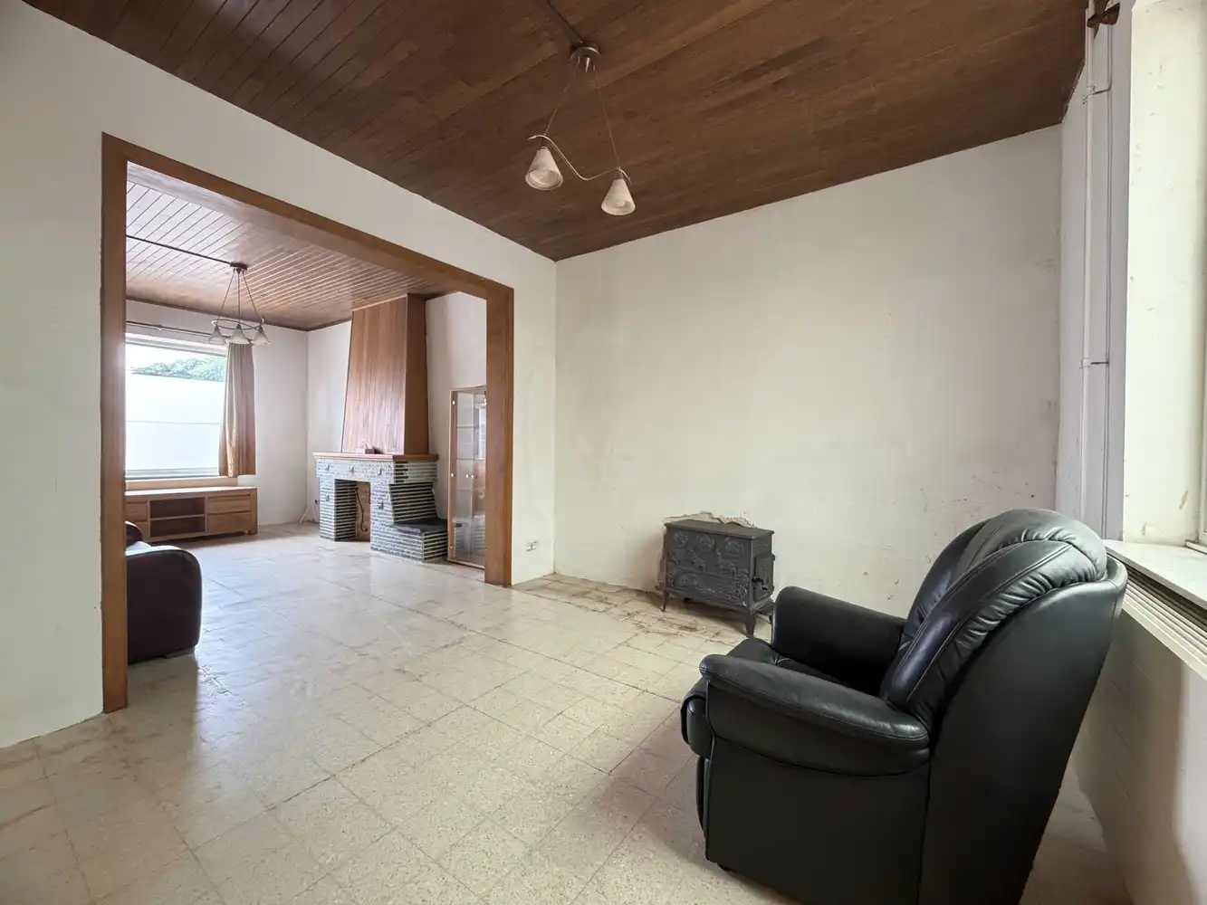 Landelijk gelegen, verrassend ruime woning foto 3