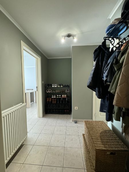Modern gelijkvloers appartement met tuin, 2 slaapkamers en garage! foto 5