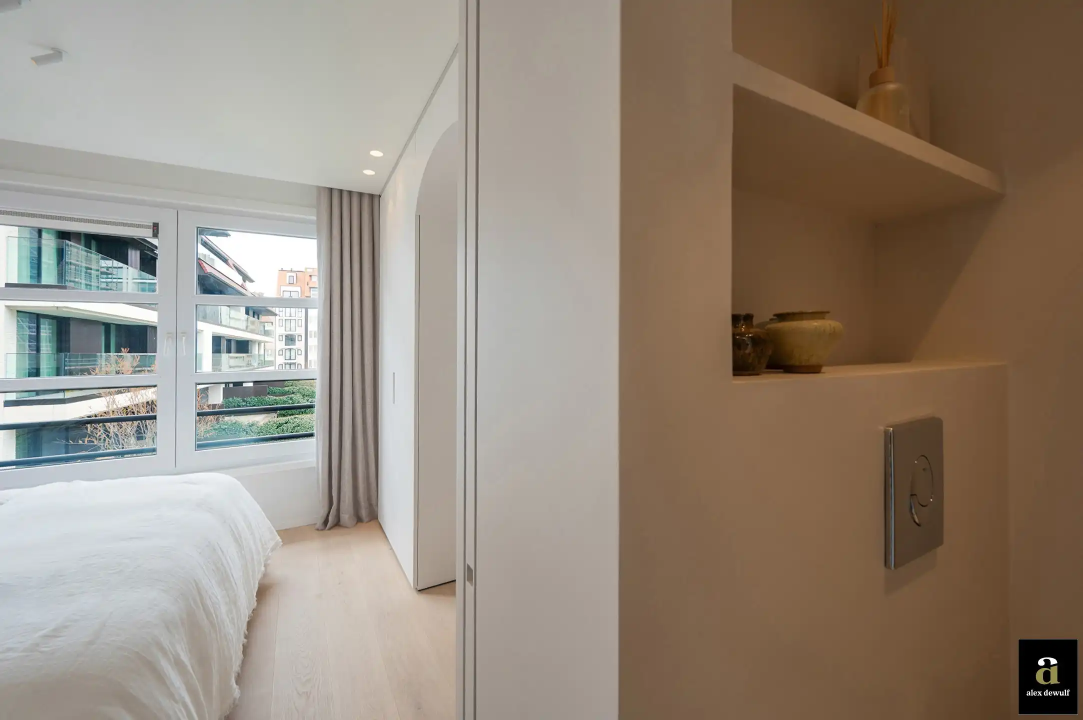 Uitstekend gelegen en stijlvol gerenoveerd appartement met goed zeezicht in villaresidentie [Kustlaan - Knokke Zoute]. foto 36