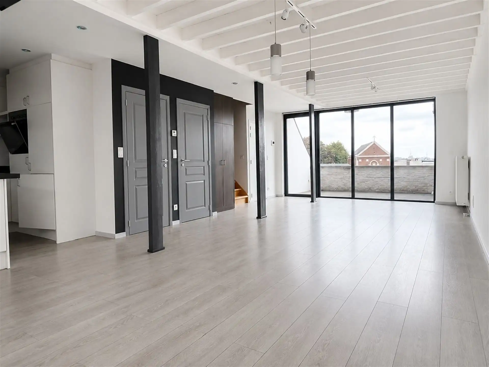 Duplexappartement met ruim terras in hartje Mechelen foto 2