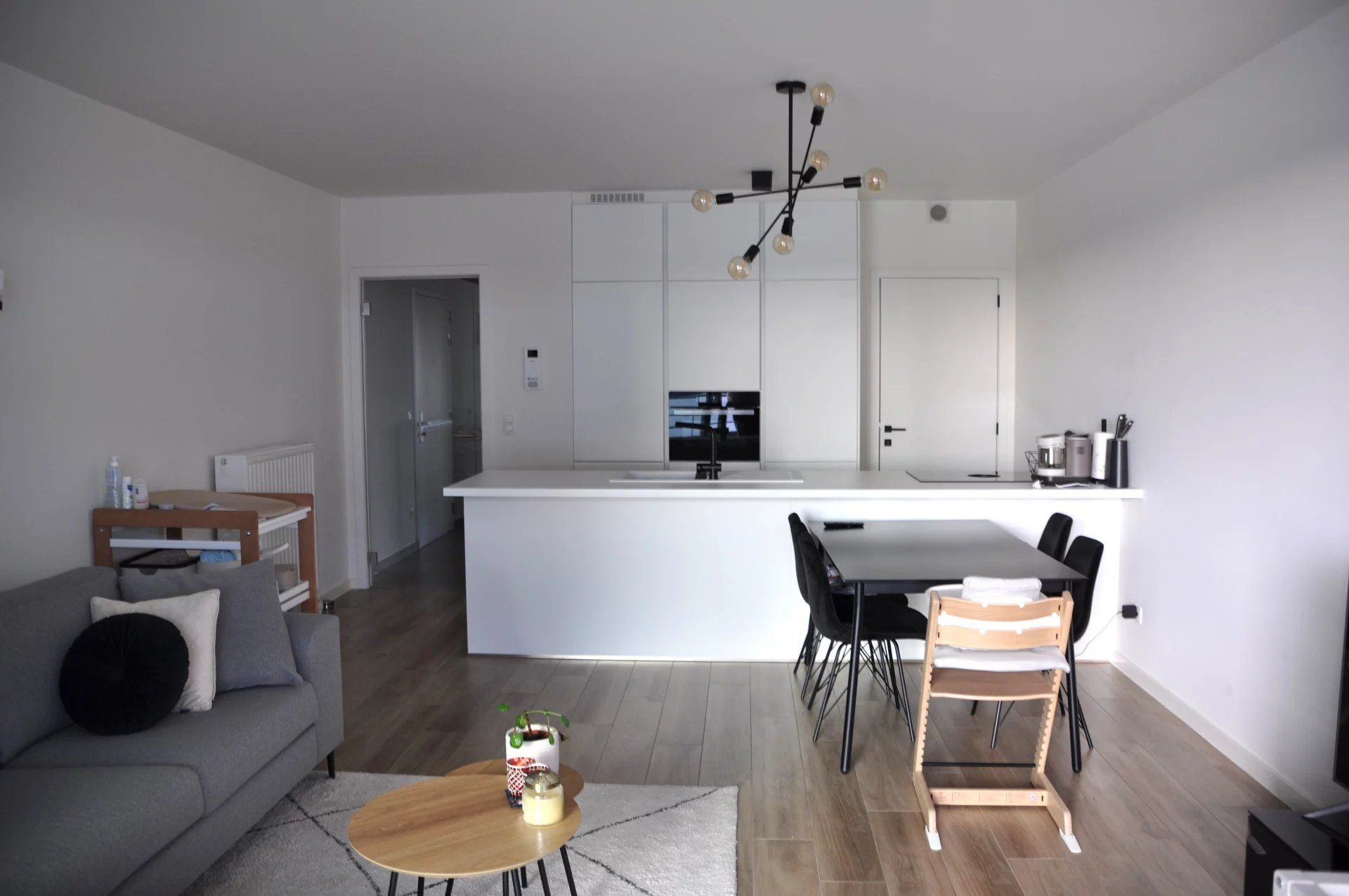 PRACHTIG EN RECENT APPARTEMENT VAN 88M² MET 2 SLPK'S EN 2 PARKINGS IN ZUIDZICHT foto 7