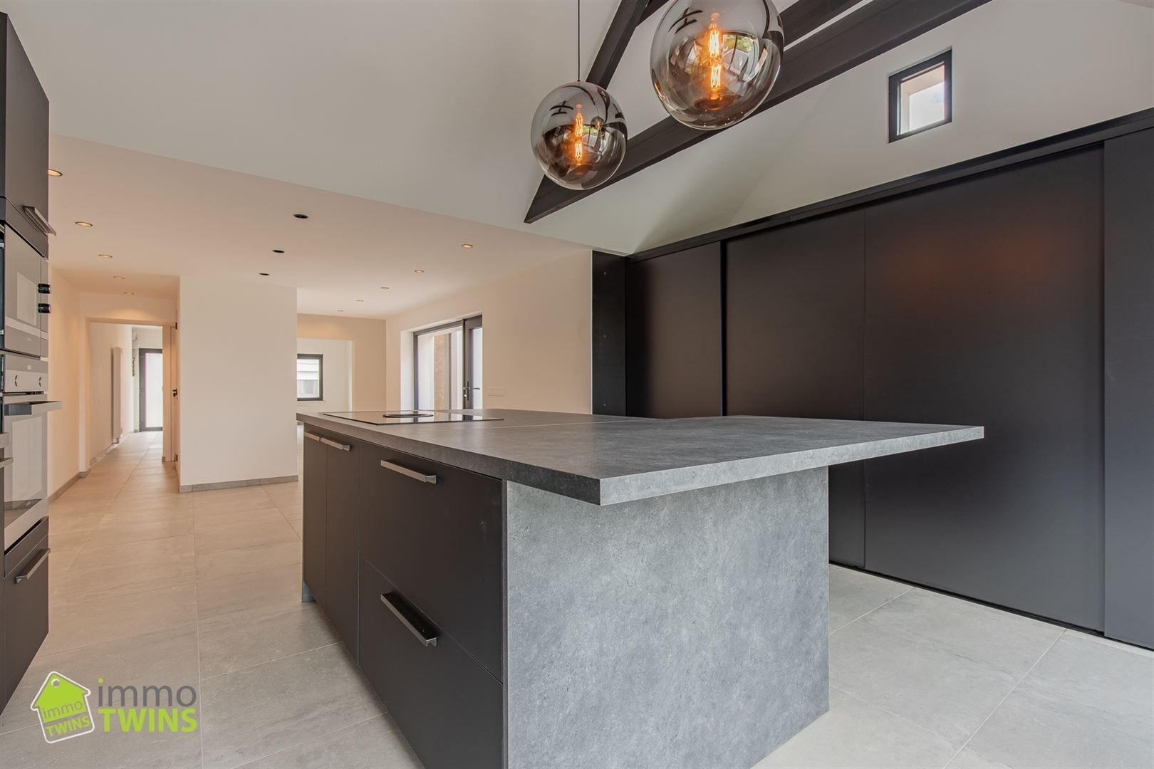 Volledig gerenoveerde gezinswoning met ruime tuin te Lebbeke foto 5