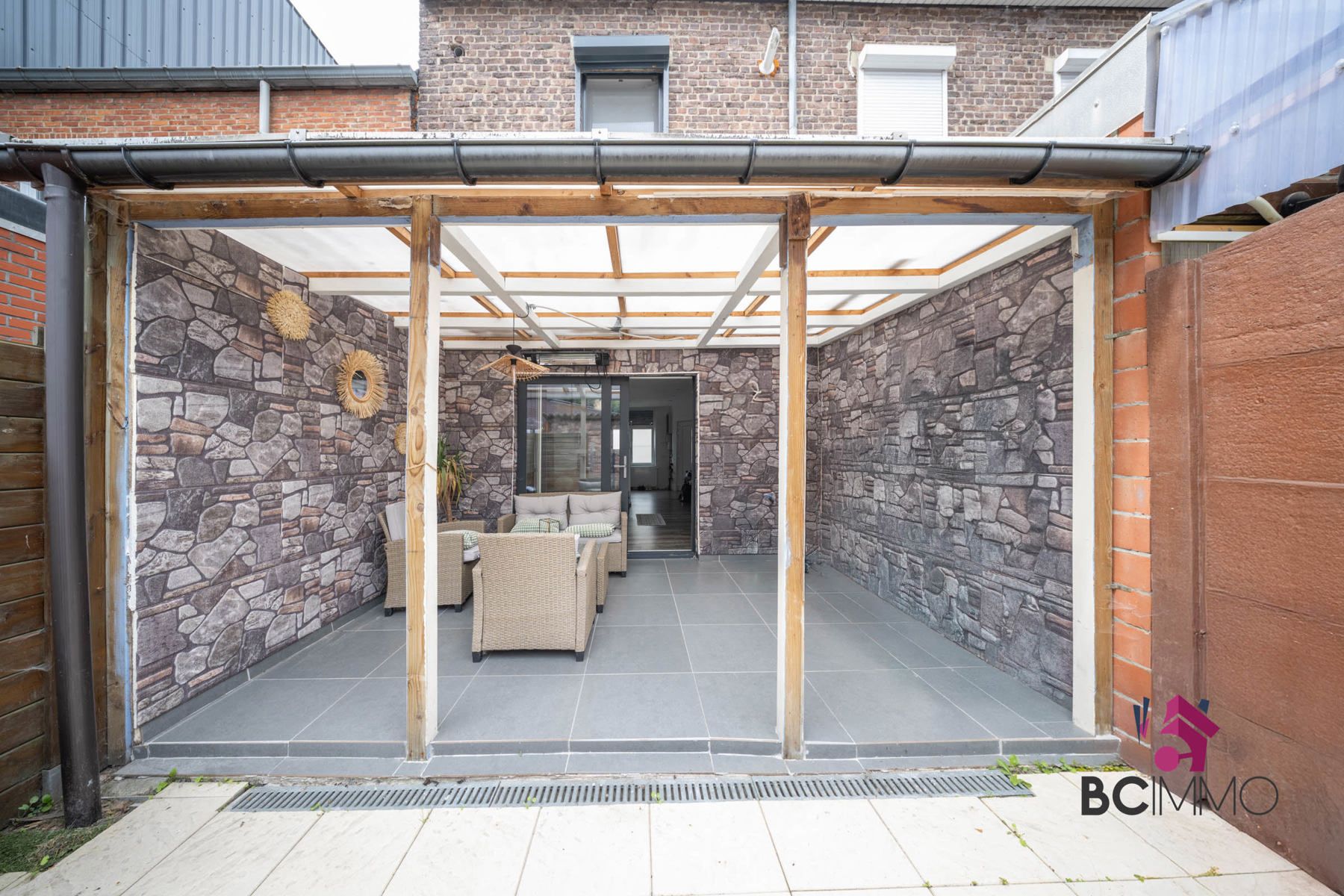 Gerenoveerde rijwoning op gunstige locatie foto 13