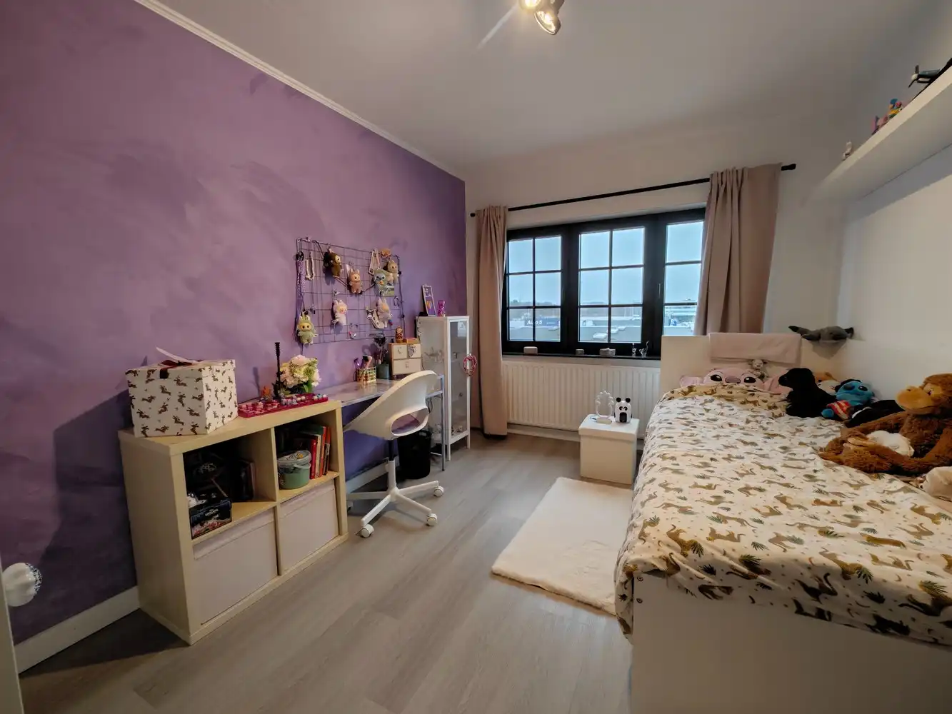 Volledig gerenoveerde stadswoning met 4 slpks, 2 badk. en privéparking. foto 32