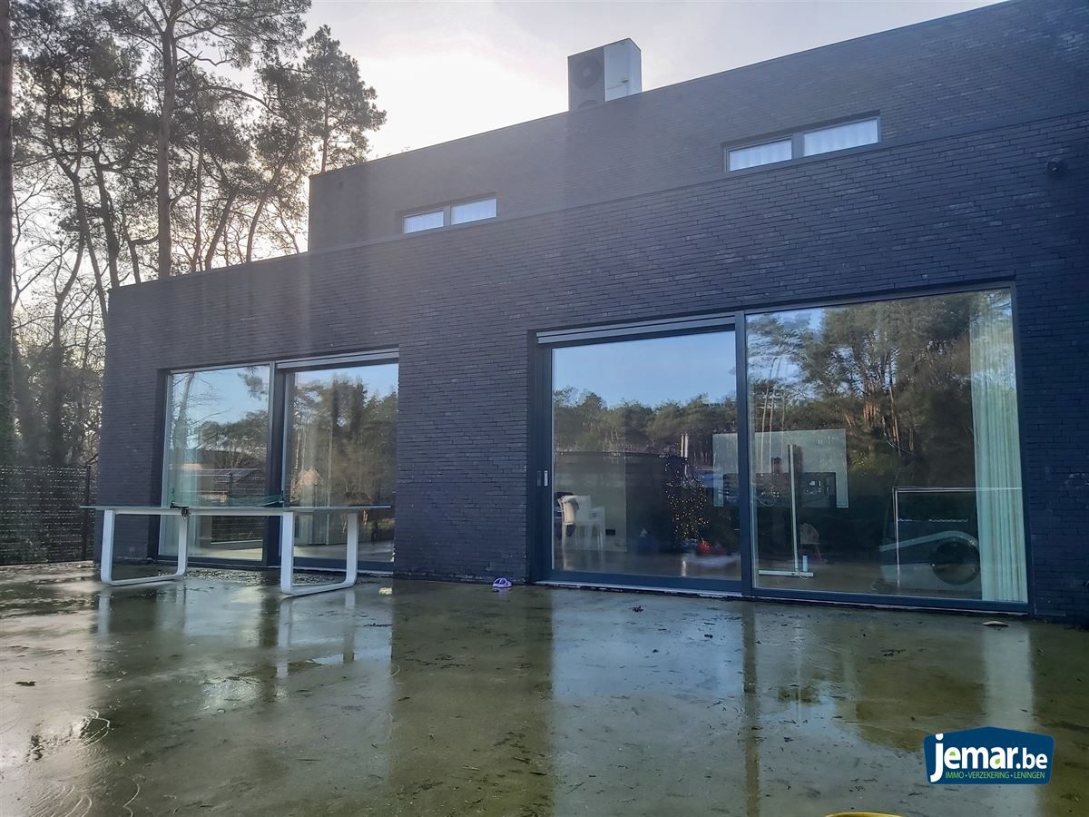 Moderne nieuwbouwwoning met 4 slaapkamers, 3 badkamers en volledige onderkeldering in Maasmechelen! foto 23