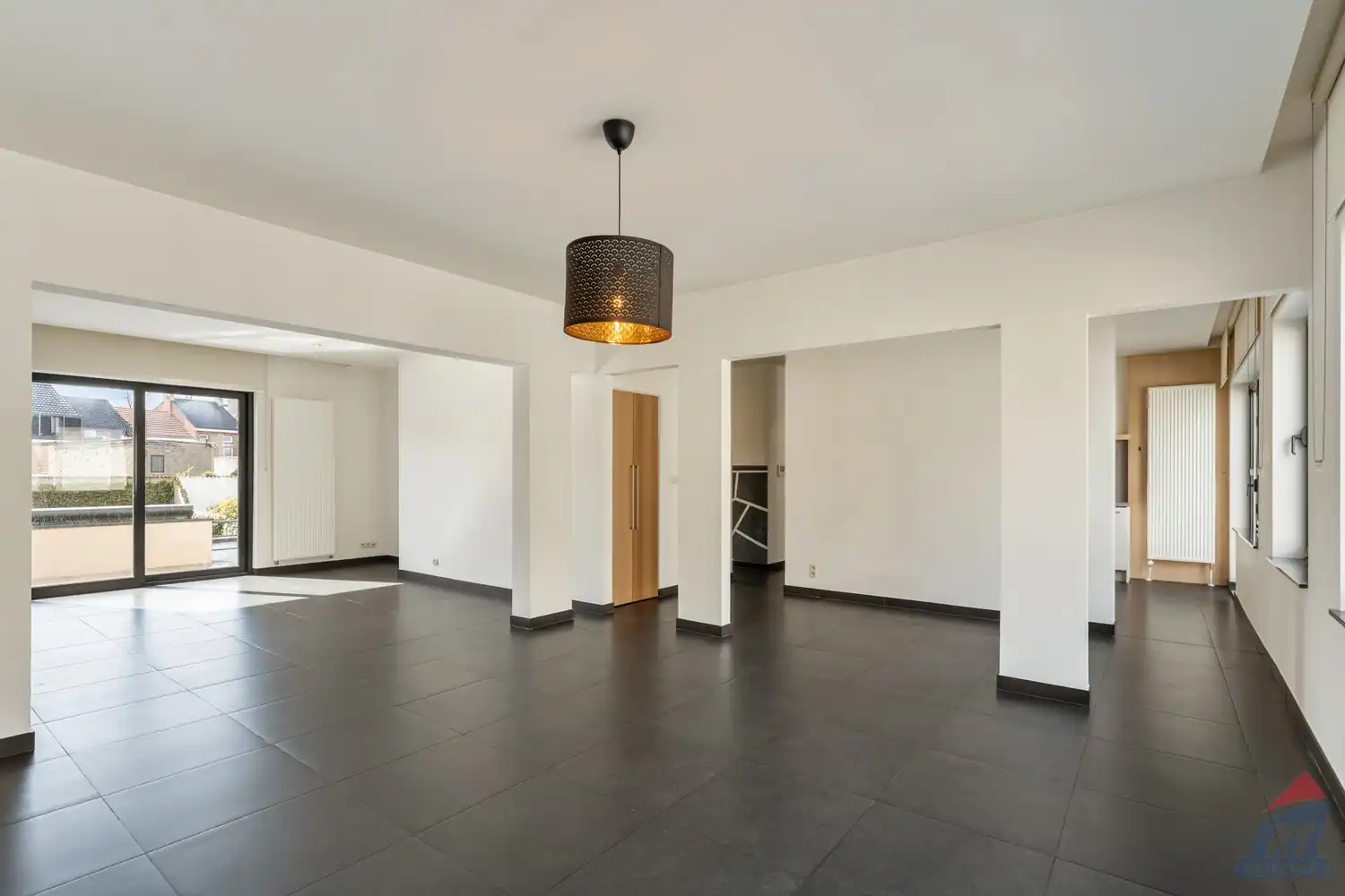 Veelzijdig pand met praktijkruimte en duplex appartement op toplocatie in Sint-Truiden foto 21