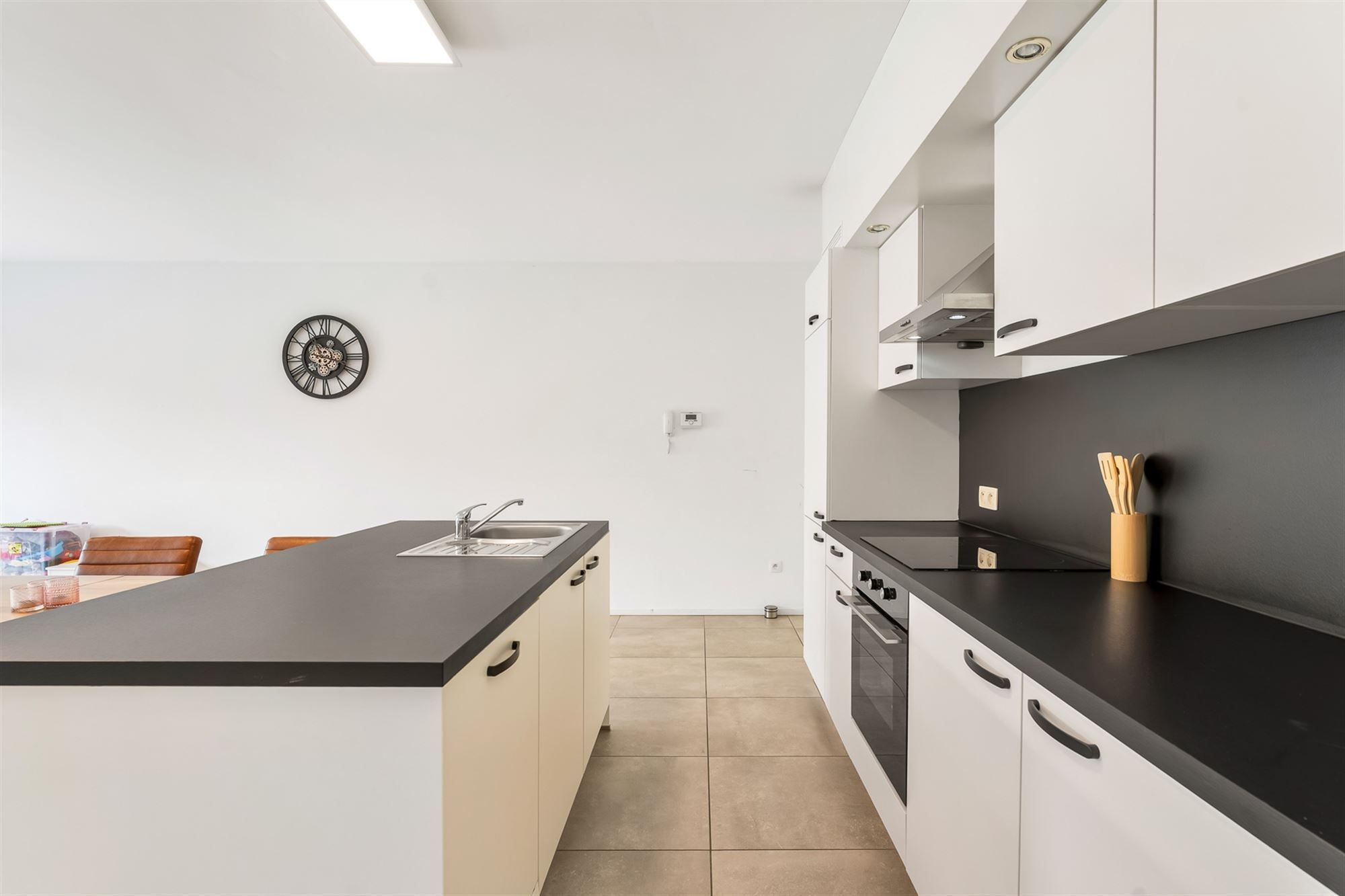 PERFECT ONDERHOUDEN EN INSTAPKLARE WONING MET 3 SLAAPKAMERS EN INPANDIGE GARAGE TE OLMEN foto 7