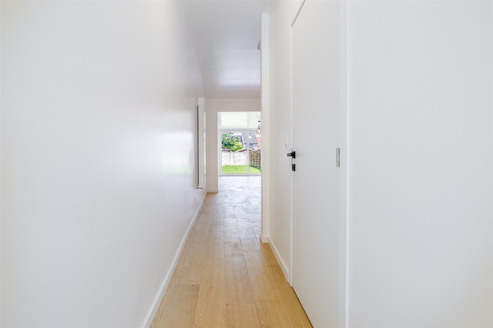 Top gerenoveerde woning met 3 slks en tuin foto 2