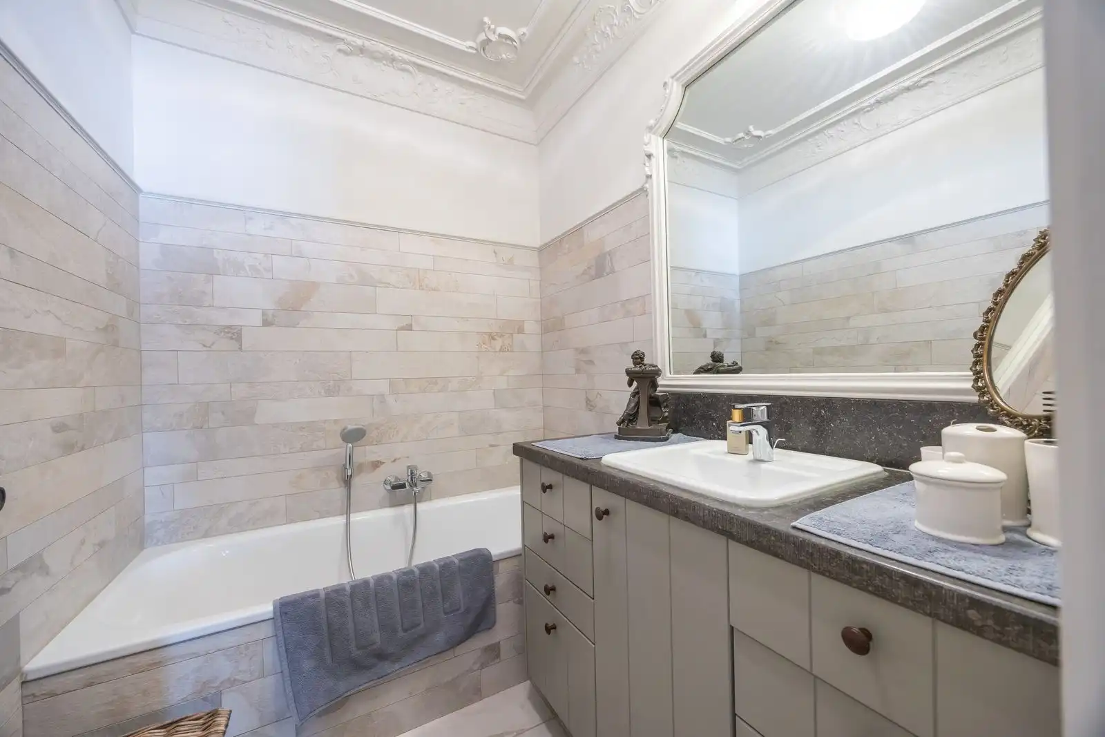 Stijlvol en ruim appartement met 1 slpk pal aan het strand foto 10