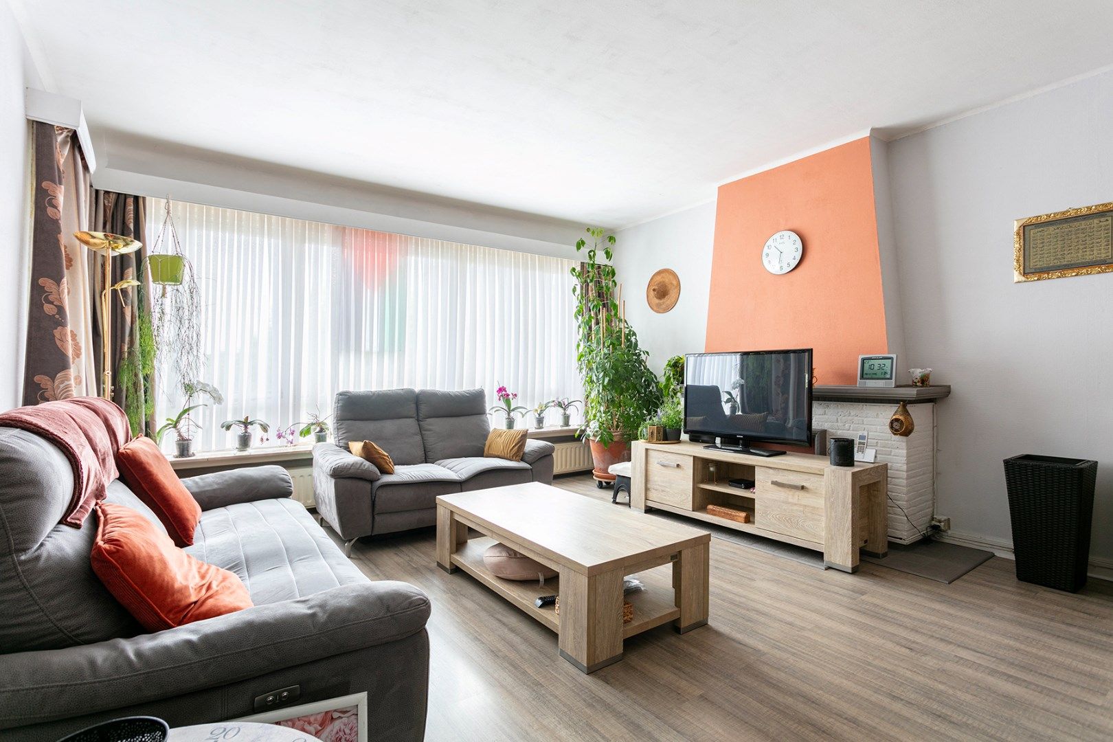 Te renoveren 2-slaapkamer appartement (107m²) met twee terrassen! foto 4