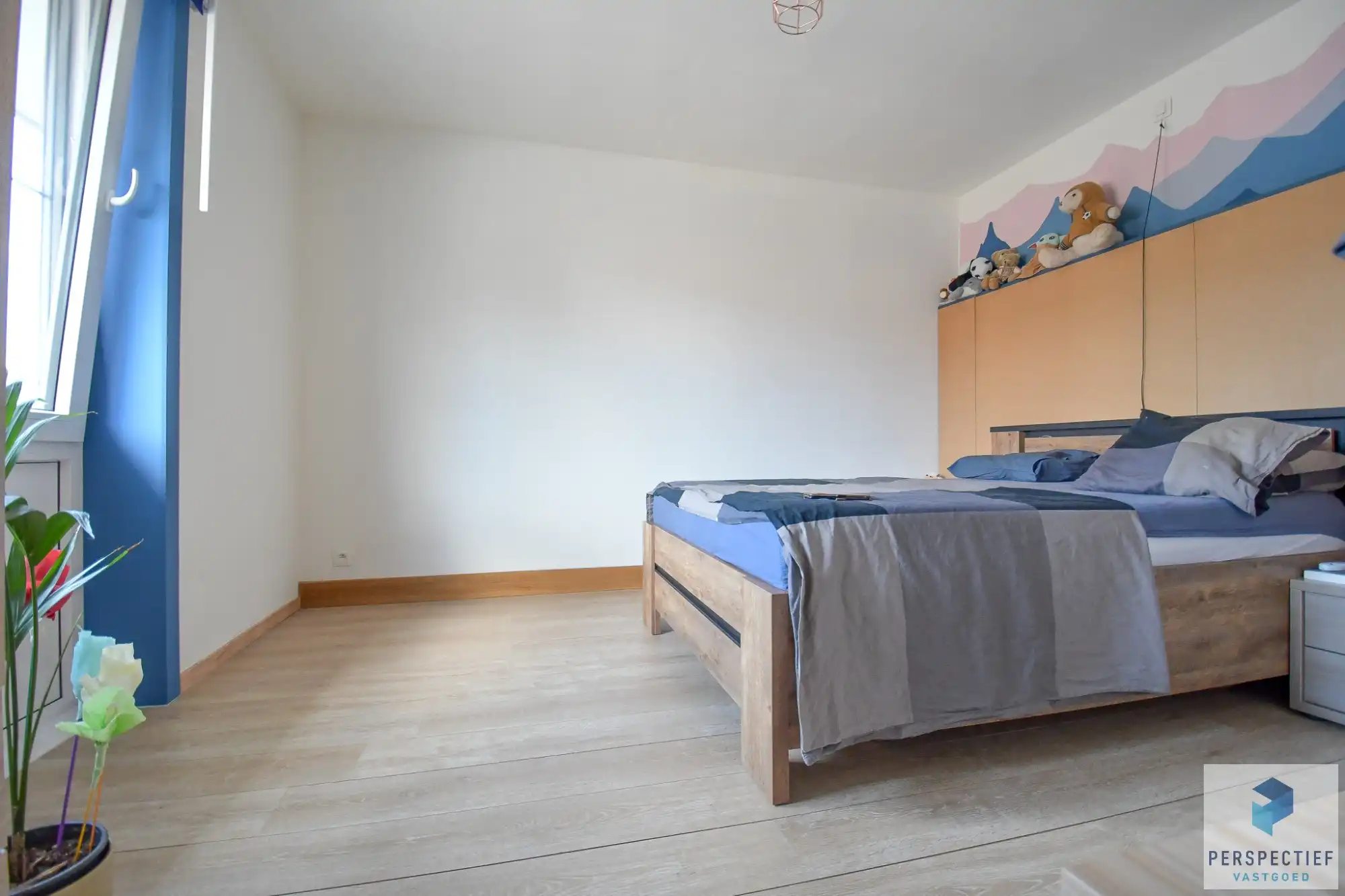 RUIME LICHTRIJKE WONING met 4 SLPKS, GARAGE en grote TUIN foto 14