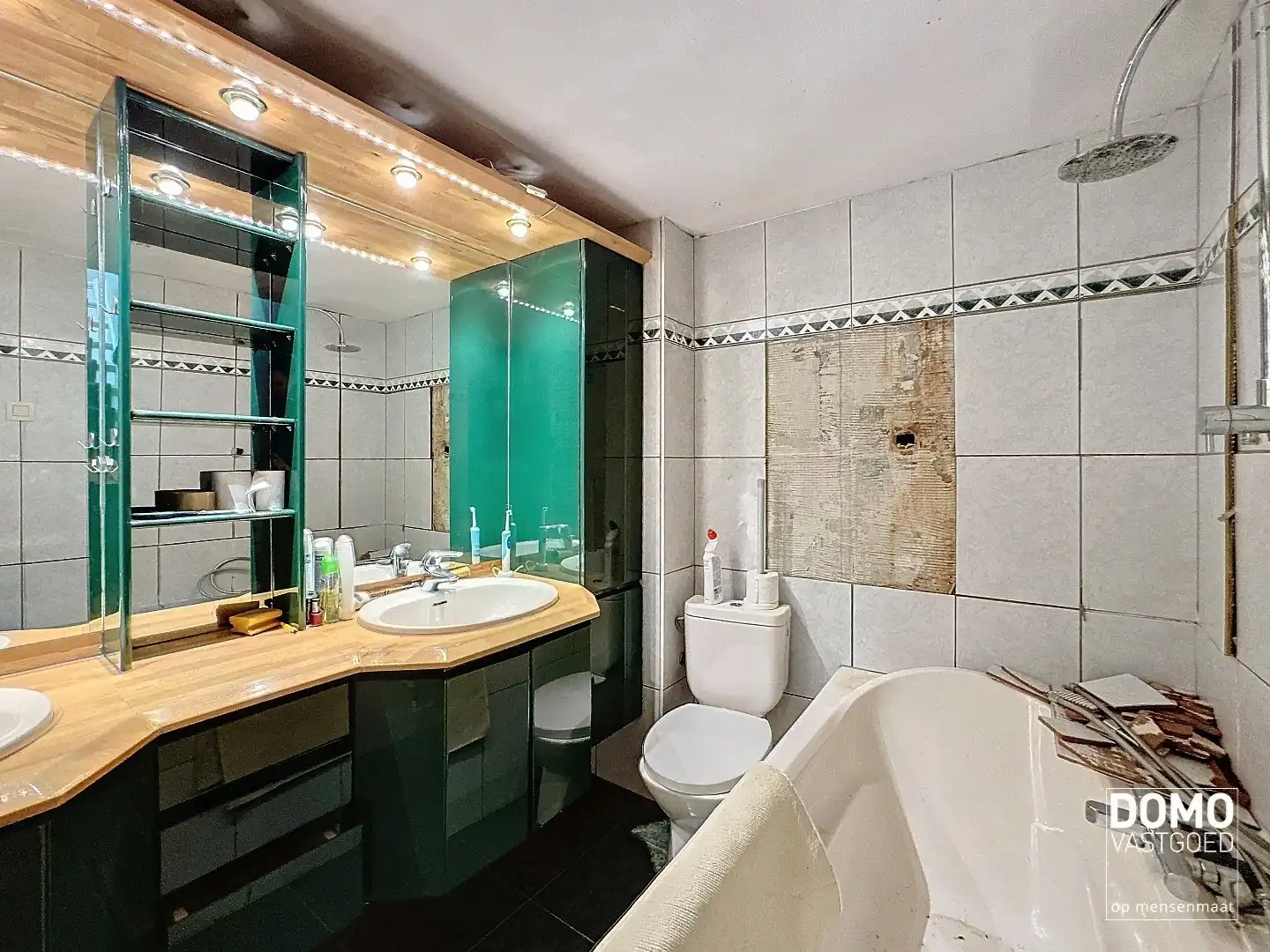 Te renoveren handelshuis gelegen in het centrum van Diepenbeek. foto 9