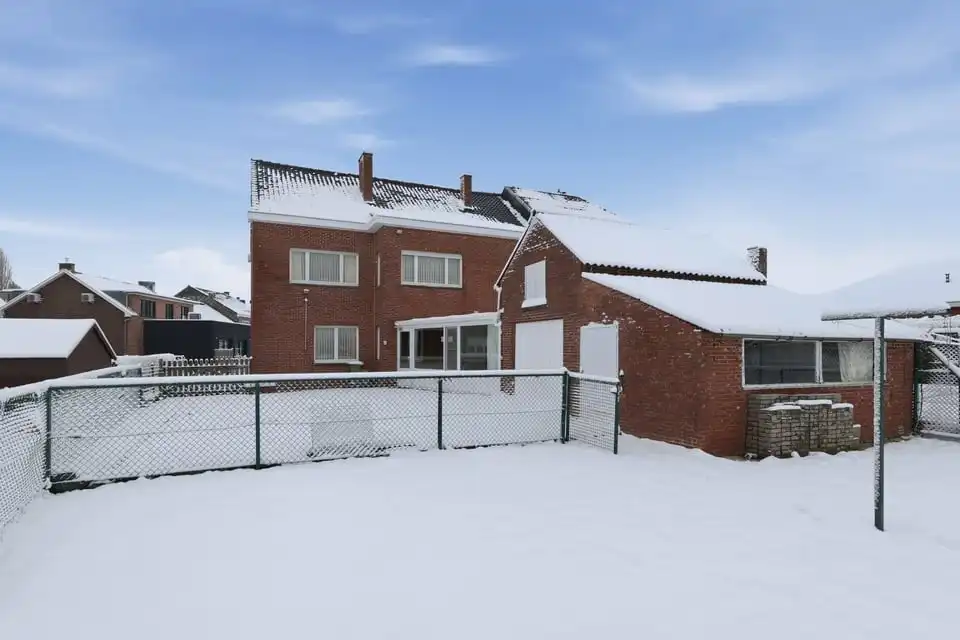 KNUSSE GEZINSWONING MET 4 SLKS EN EEN GARAGE IN BOEKHOUT foto 37