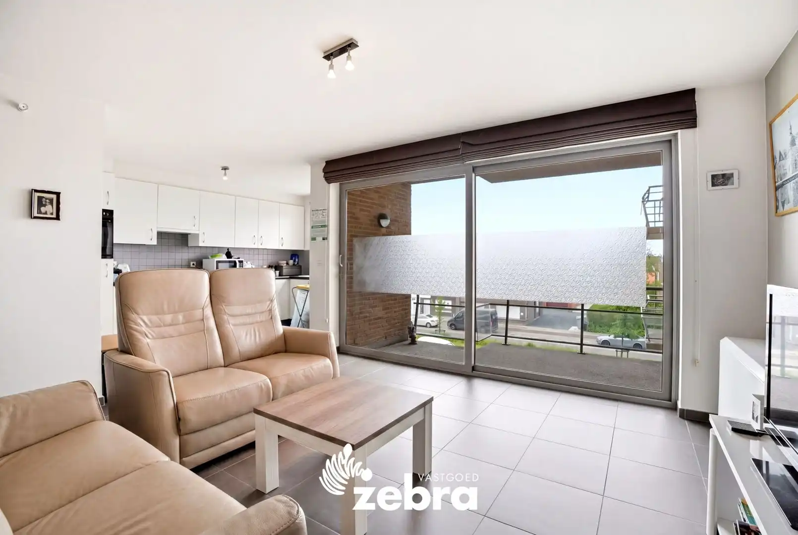 Instapklaar appartement met 2 terrassen nabij centrum Roeselare! foto 3