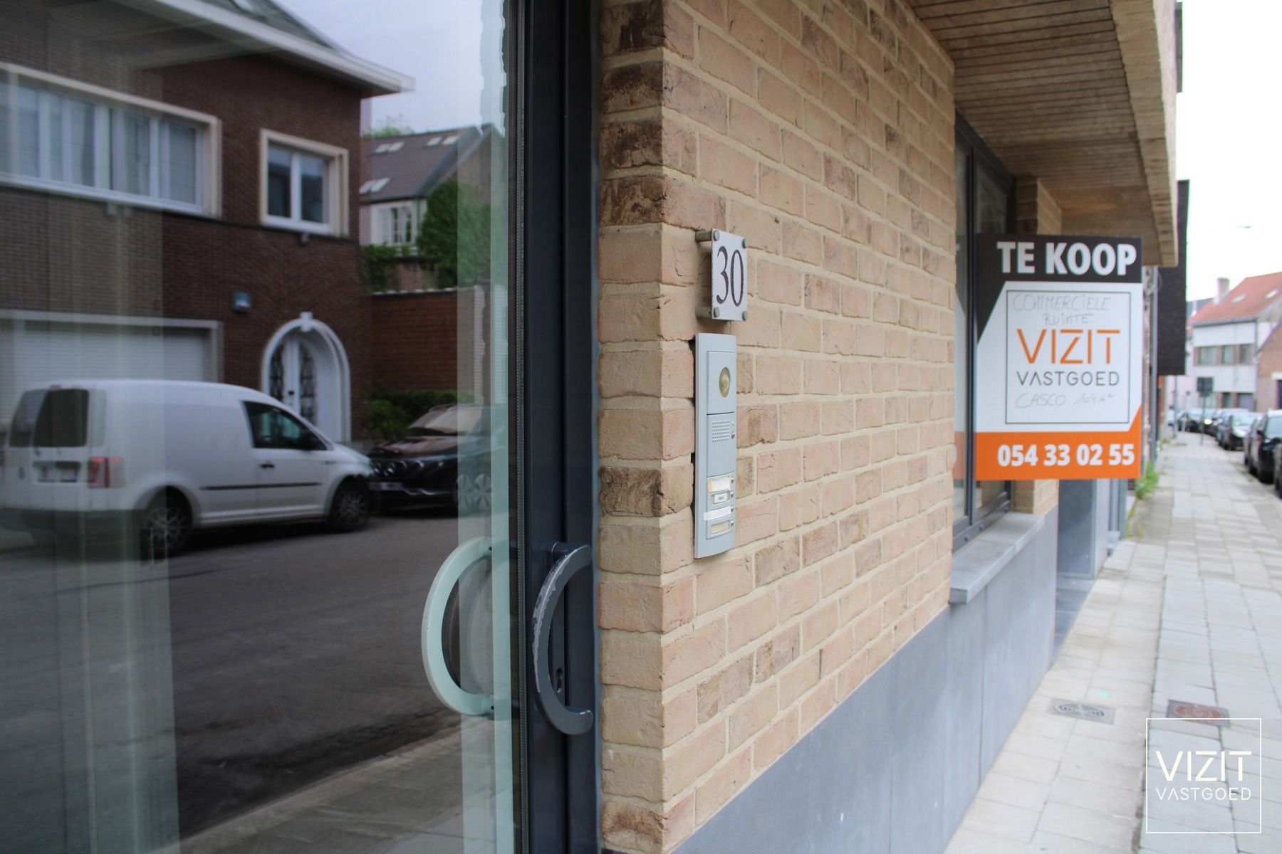 Handelspand (casco) met terras op het gelijkvoers  foto 3