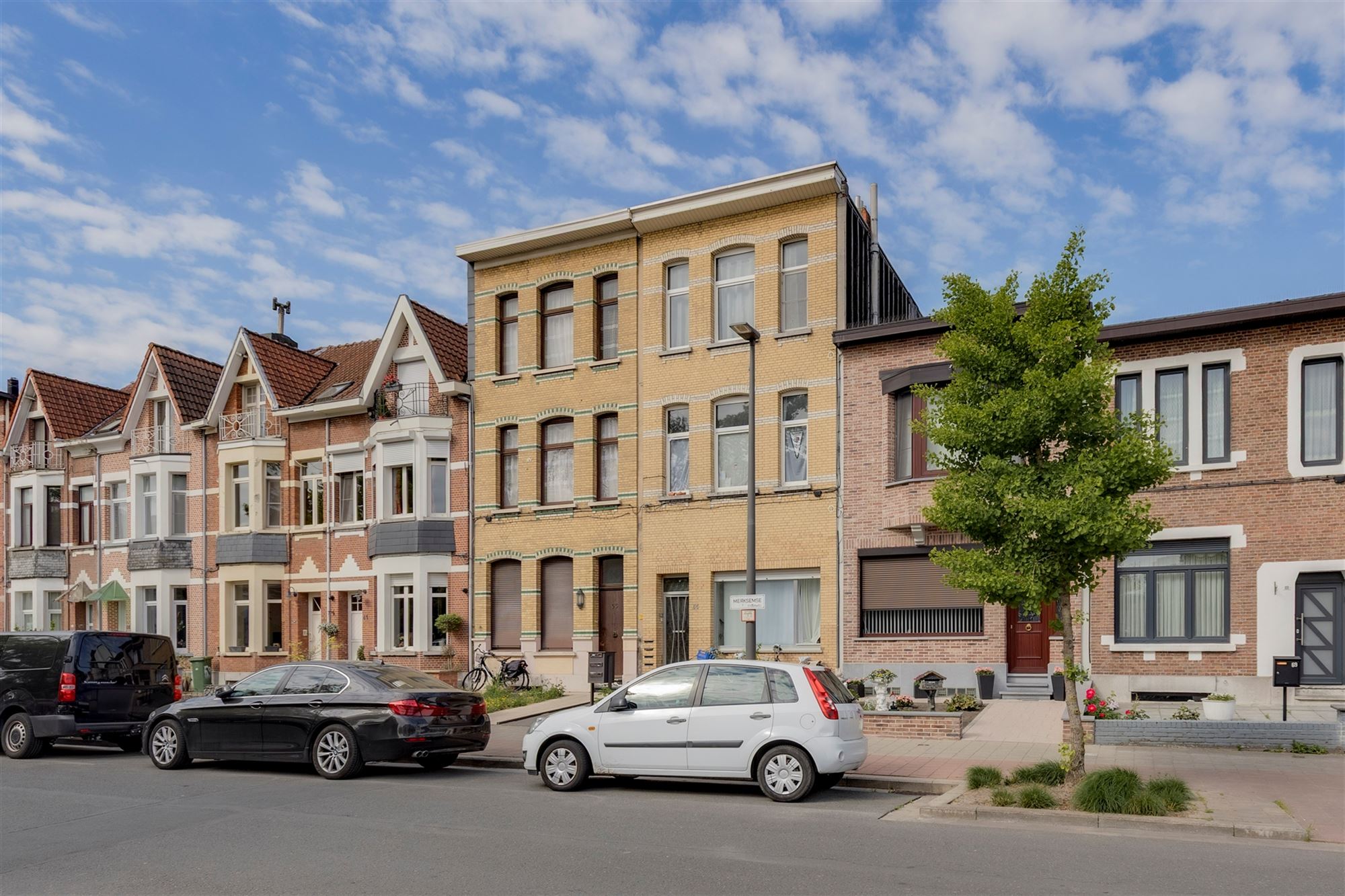Woning ingedeeld in 3 verhuurde appartementen foto 3