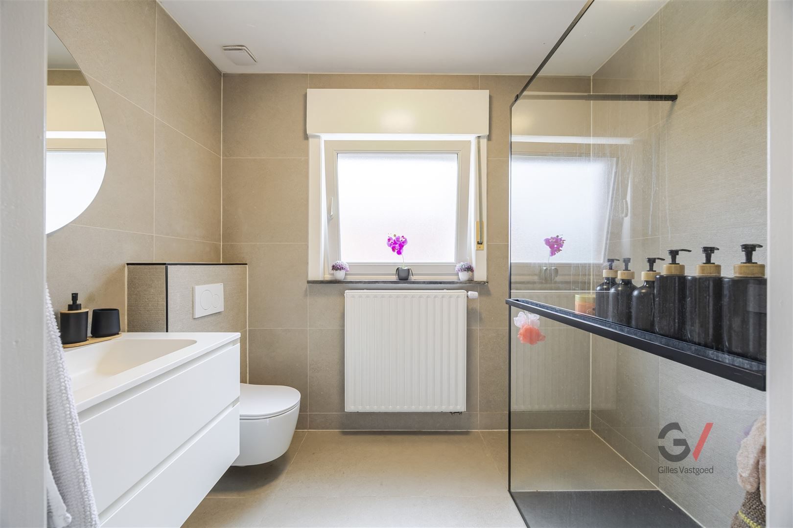 Gerenoveerde bungalow foto 9