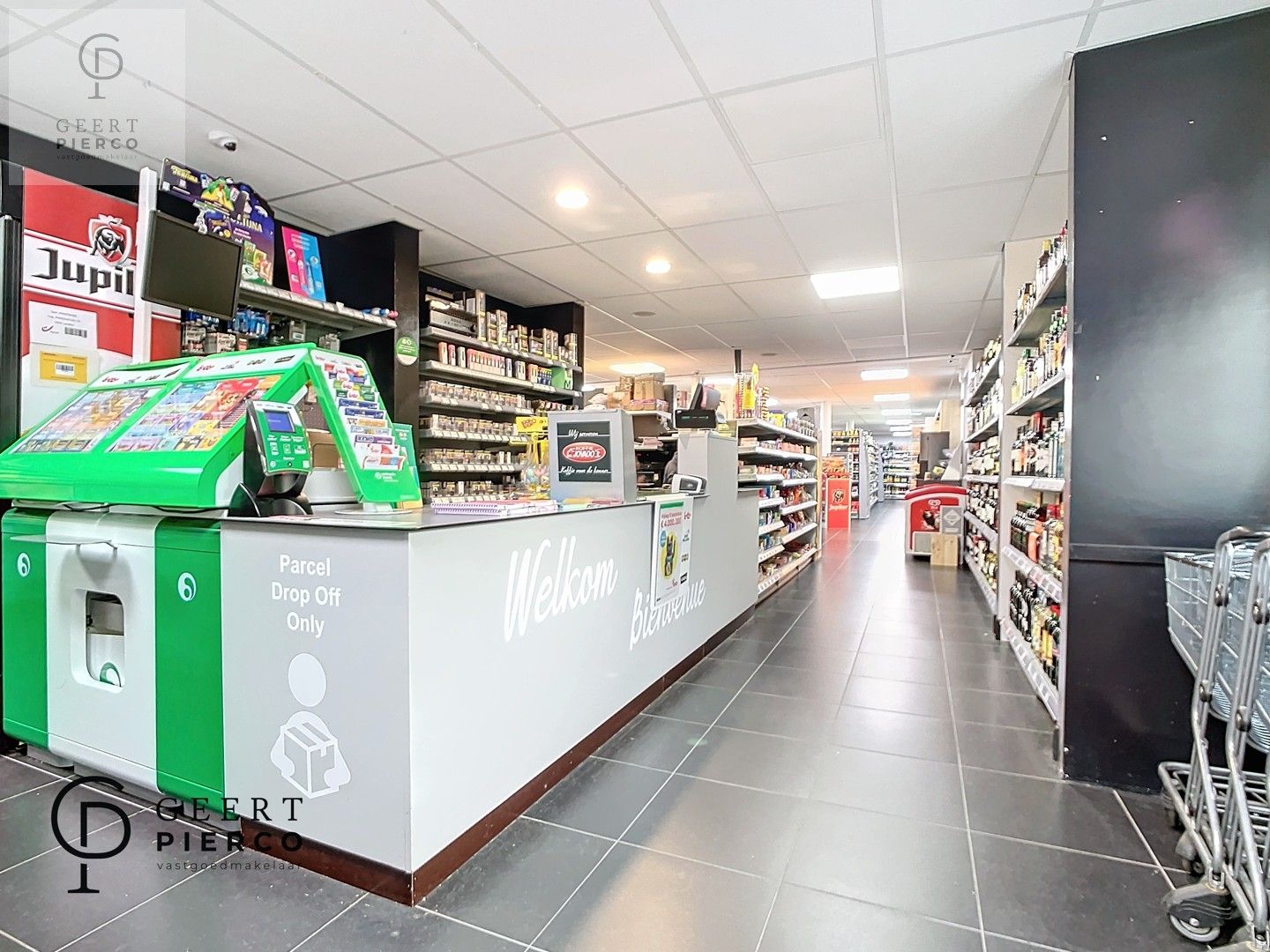 Spar winkel met inboedel foto {{pictureIndex}}