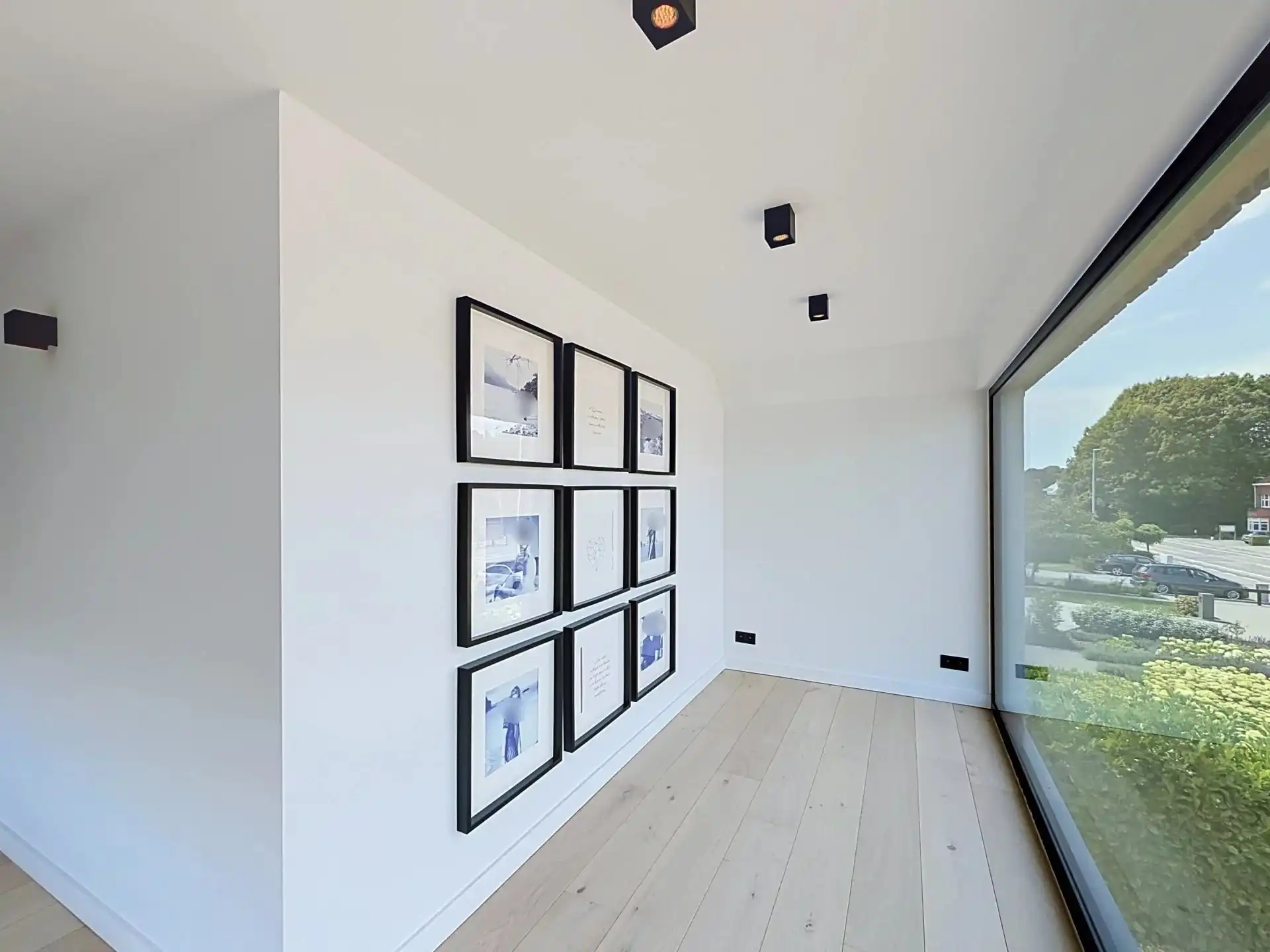 Zeer ruime villa voorzien van alle luxe met 3, mogelijk 5 slaapkamers en 2 badkamers foto 26