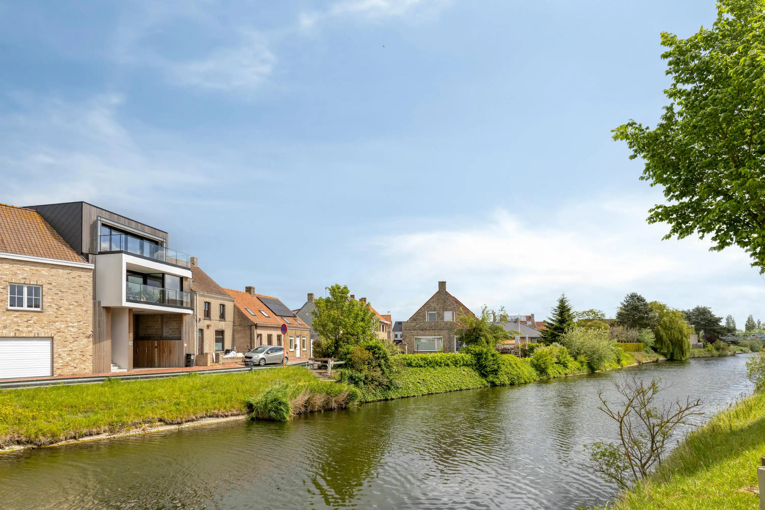 Appartement met één slaapkamer en ruim terras over het water foto 9