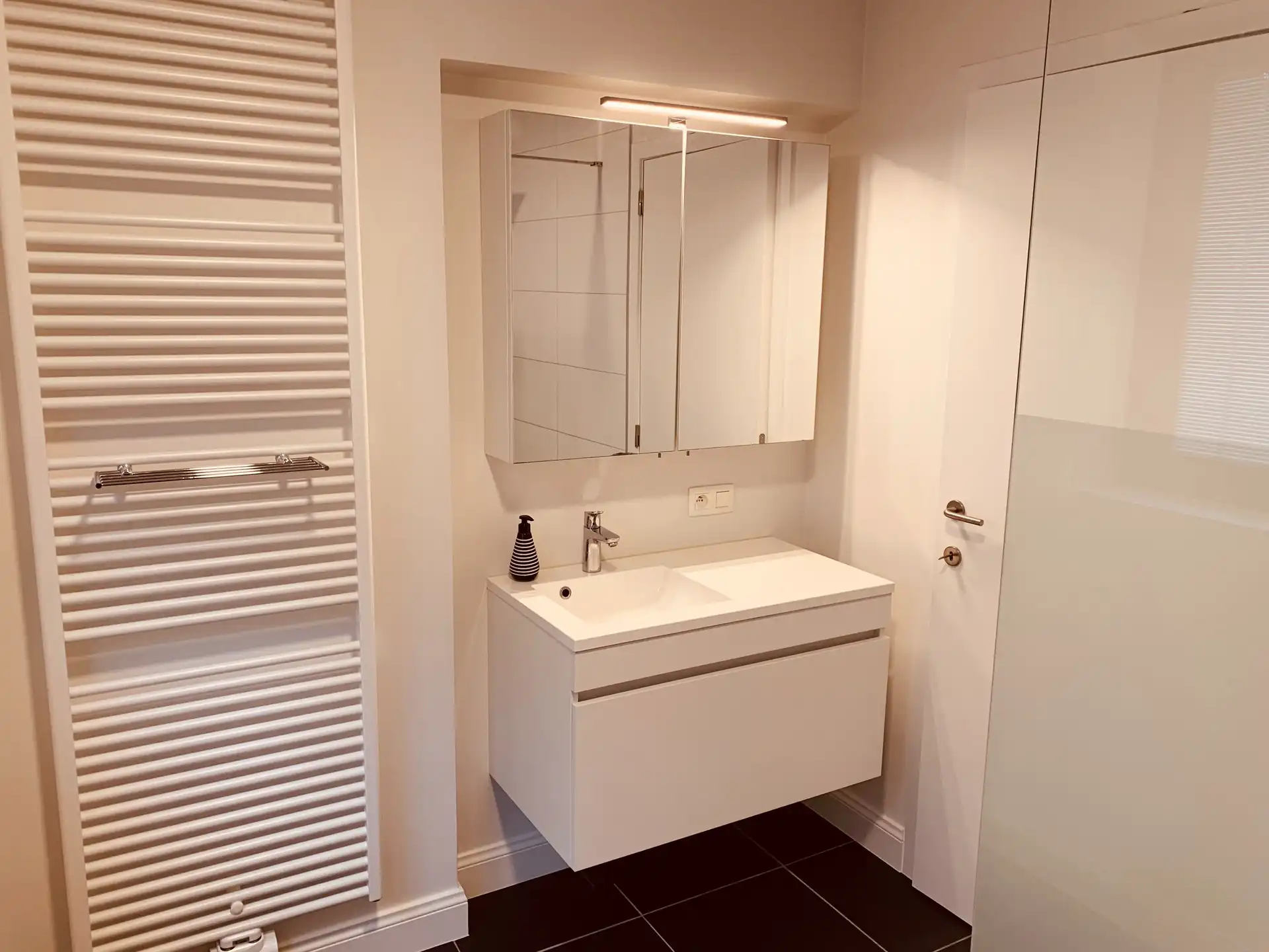 Charmante koppelvilla in de concessiewijk van De Haan. foto 12