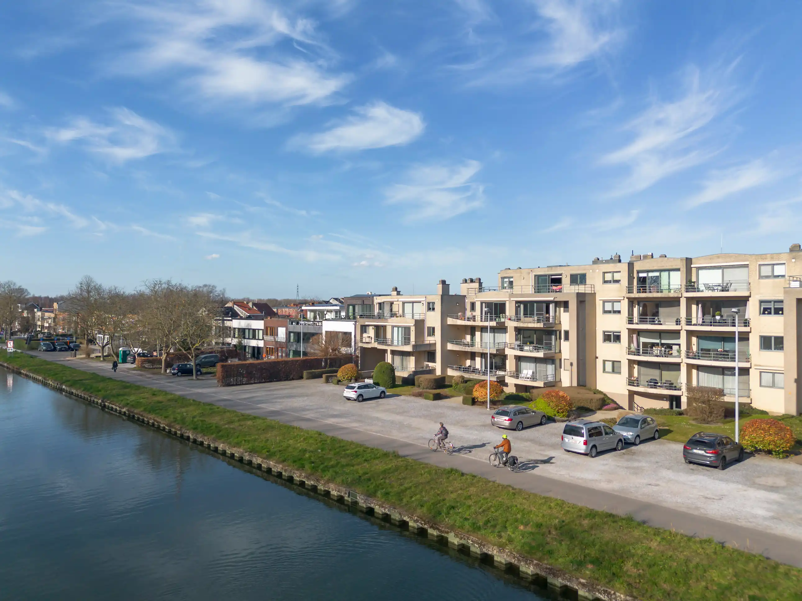Exclusief appartement van 250 m² met panoramisch zicht op de vaart. foto 22