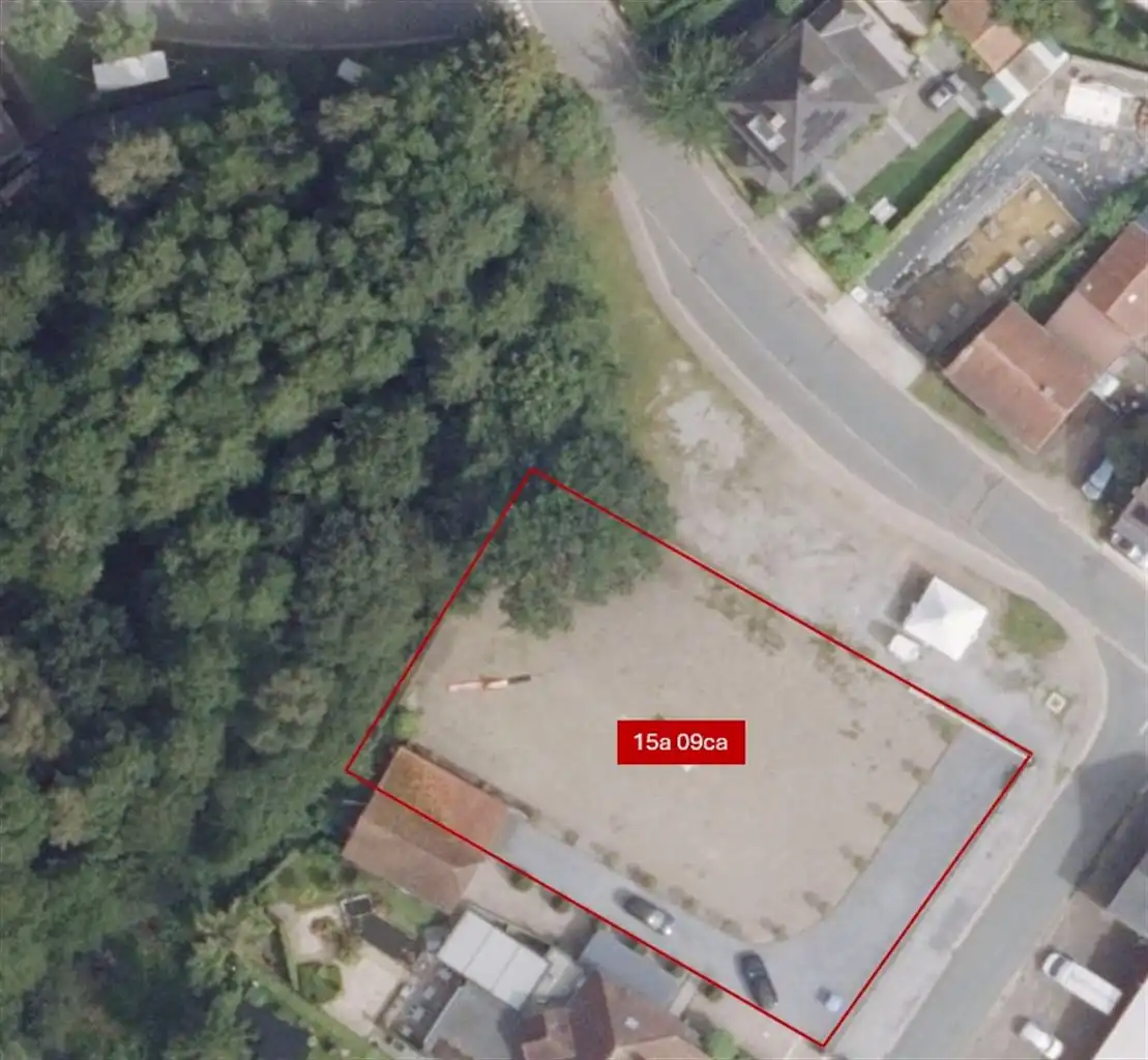 Ruim bouwperceel van 15a09ca voor een ééngezinswoning in open bebouwing – rustig gelegen met goede bereikbaarheid.  foto {{pictureIndex}}