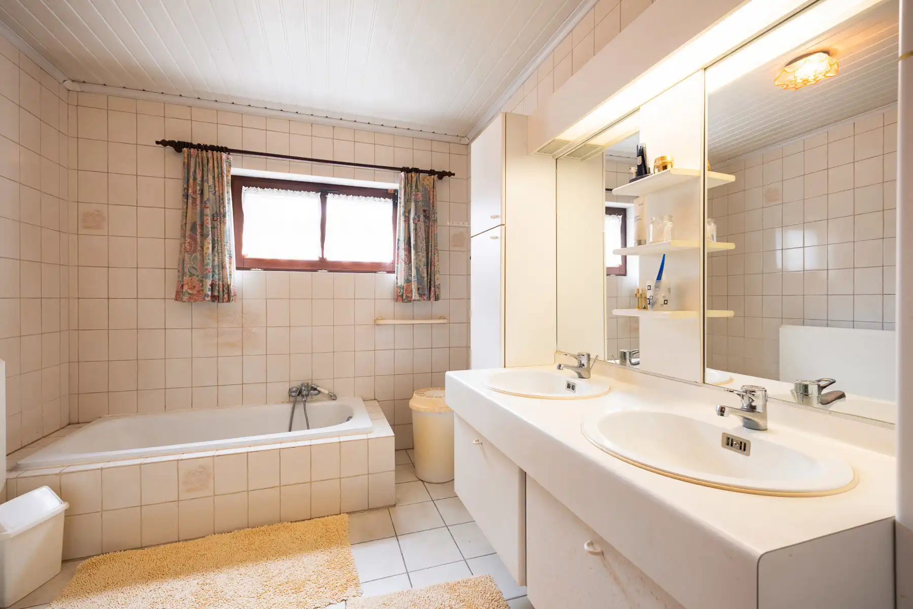 Charmante villa op perceel van 225 m² met garage foto 11