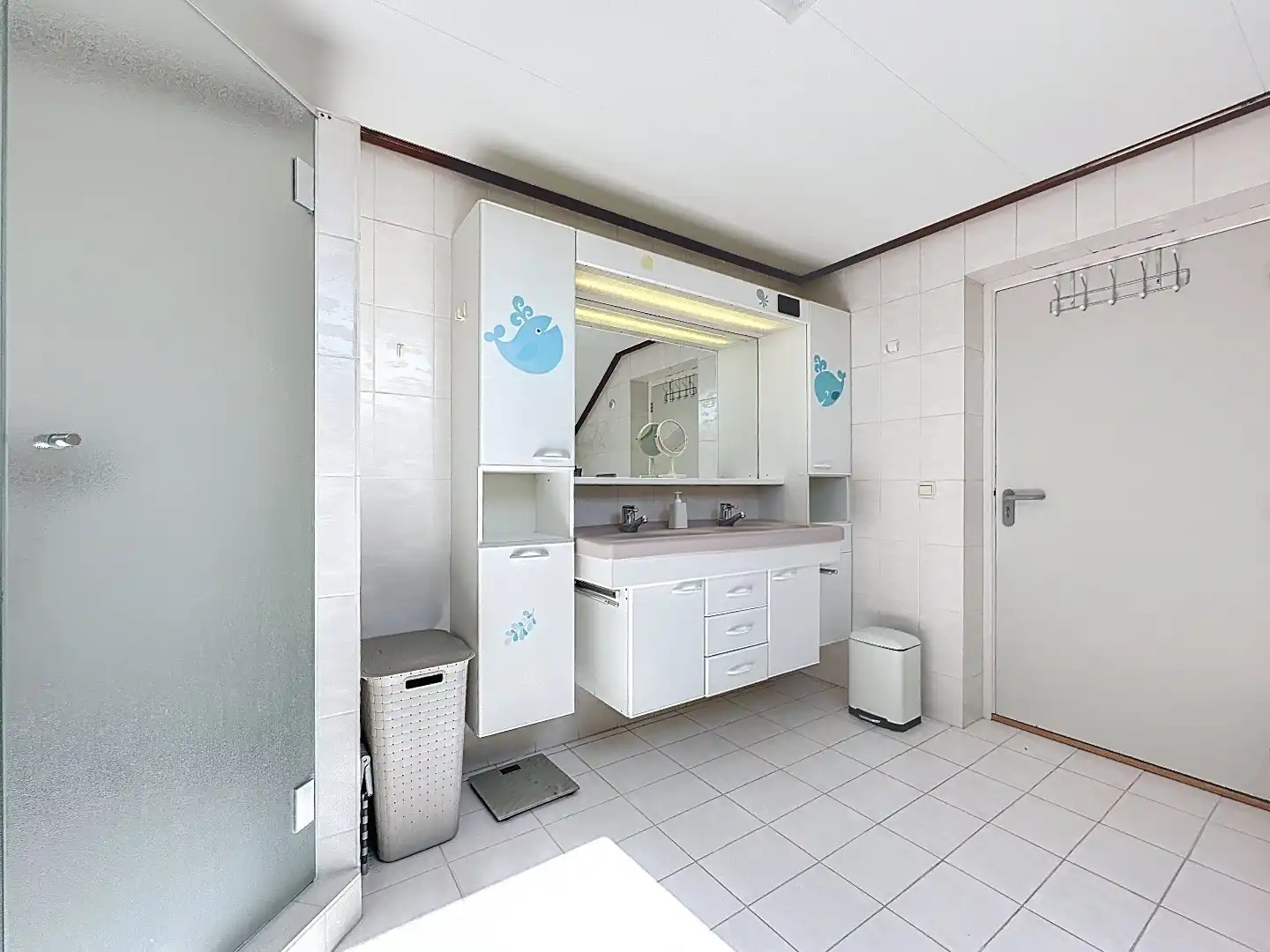 Verassend ruim vlak bij zee foto 17