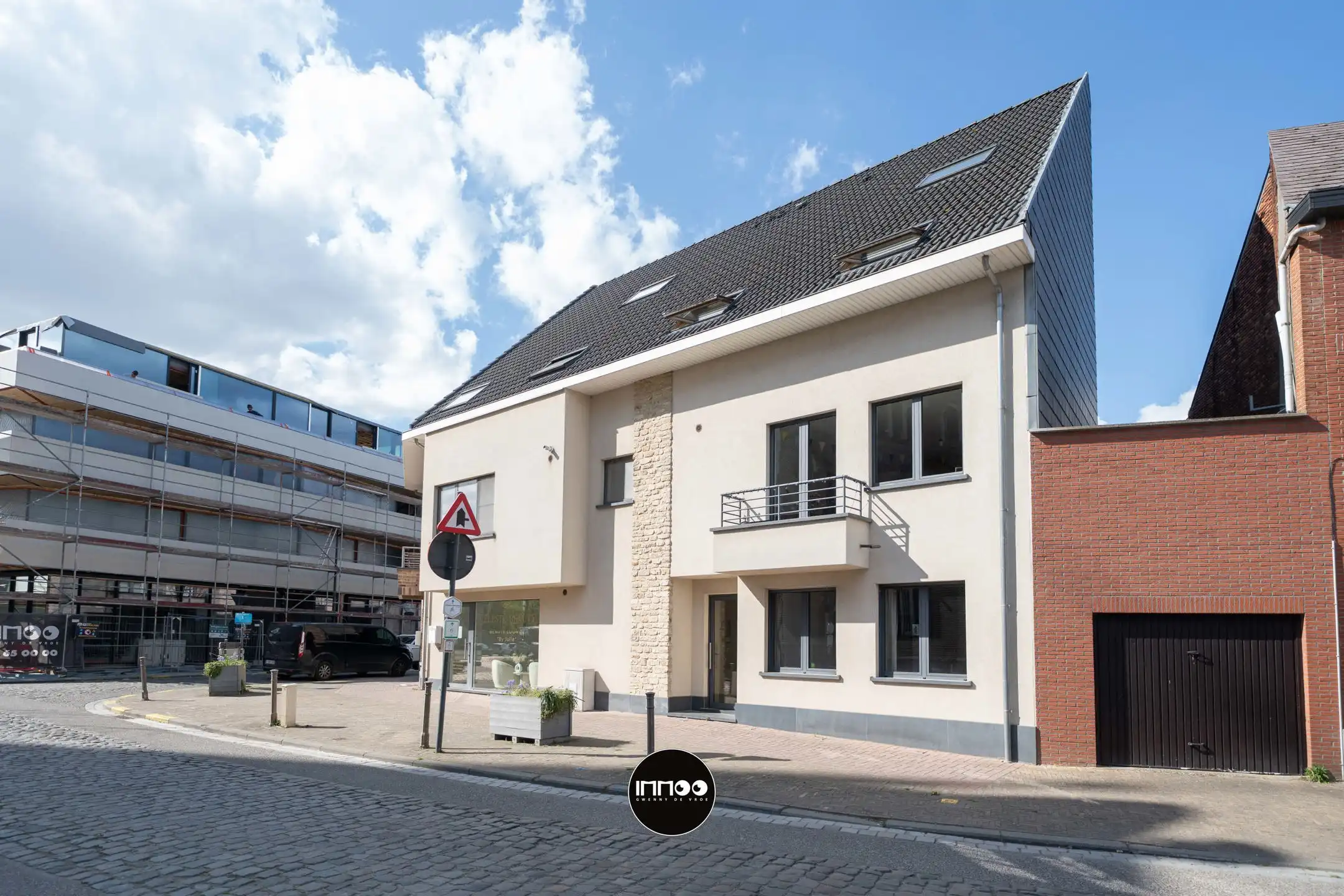 Appartement te koop foto {{pictureIndex}}