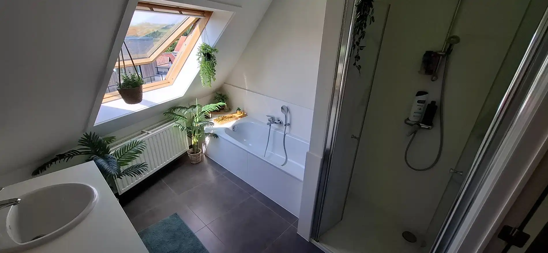 Recent en modern duplexappartement te huur in residentie Stoanplatse foto 10