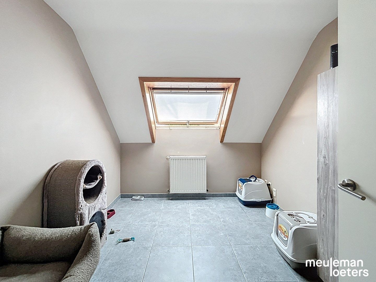 Zeer ruim appartement met terras foto 9