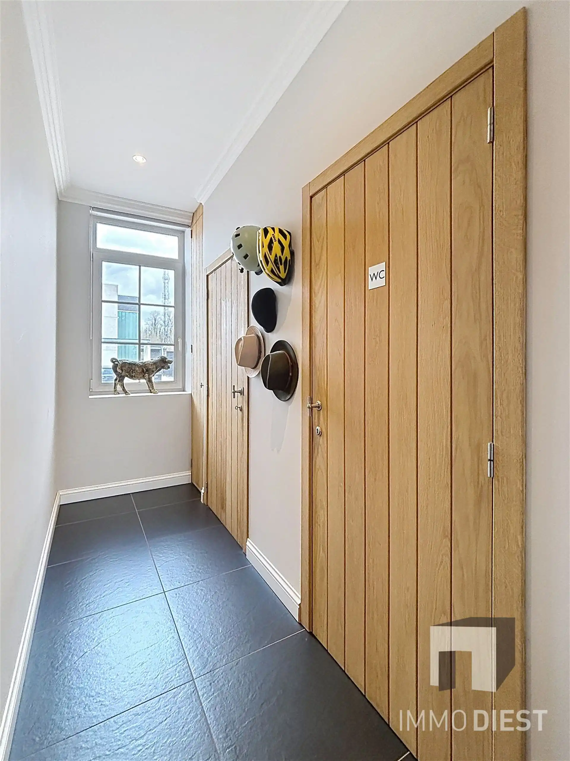 Charmante, instapklare gezinswoning met 3 ruime slaapkamers op 8a 52ca. foto 11