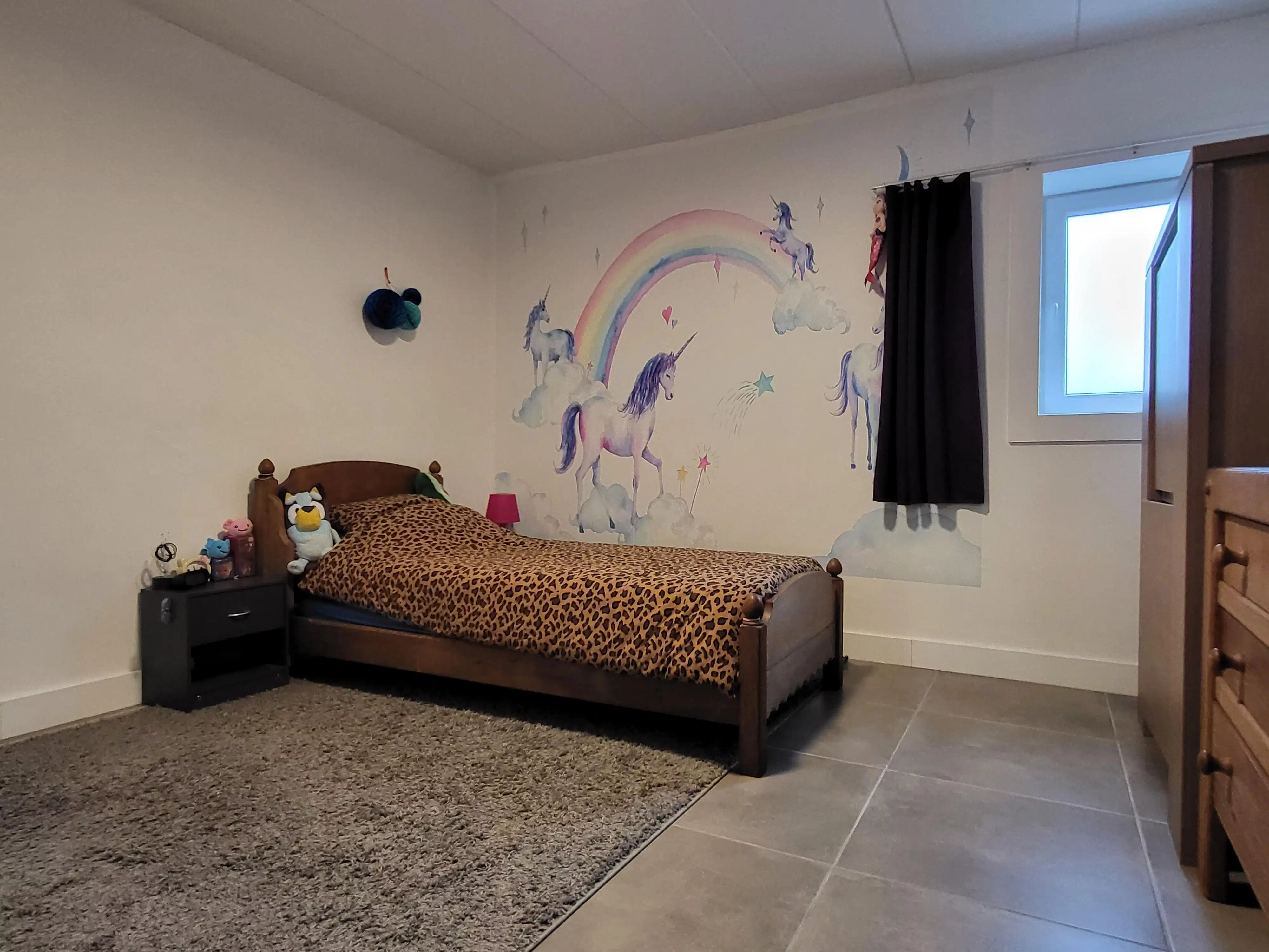 In het landelijke Roborst, een deelgemeente van Zwalm in de prachtige Vlaamse Ardennen, bevindt zich deze ruime en volledig gerenoveerde woning op een perceel van 1.143 m².  foto 17