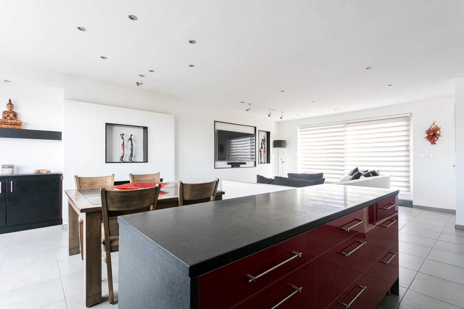 Riant dakappartement met 2 slpk, terras (50m²) & 2 autostnpl foto 9