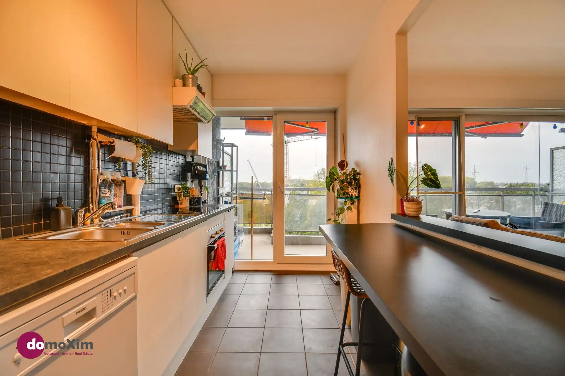Instapklaar appartement met twee terrassen en garagebox op toplocatie in Mechelen foto 6
