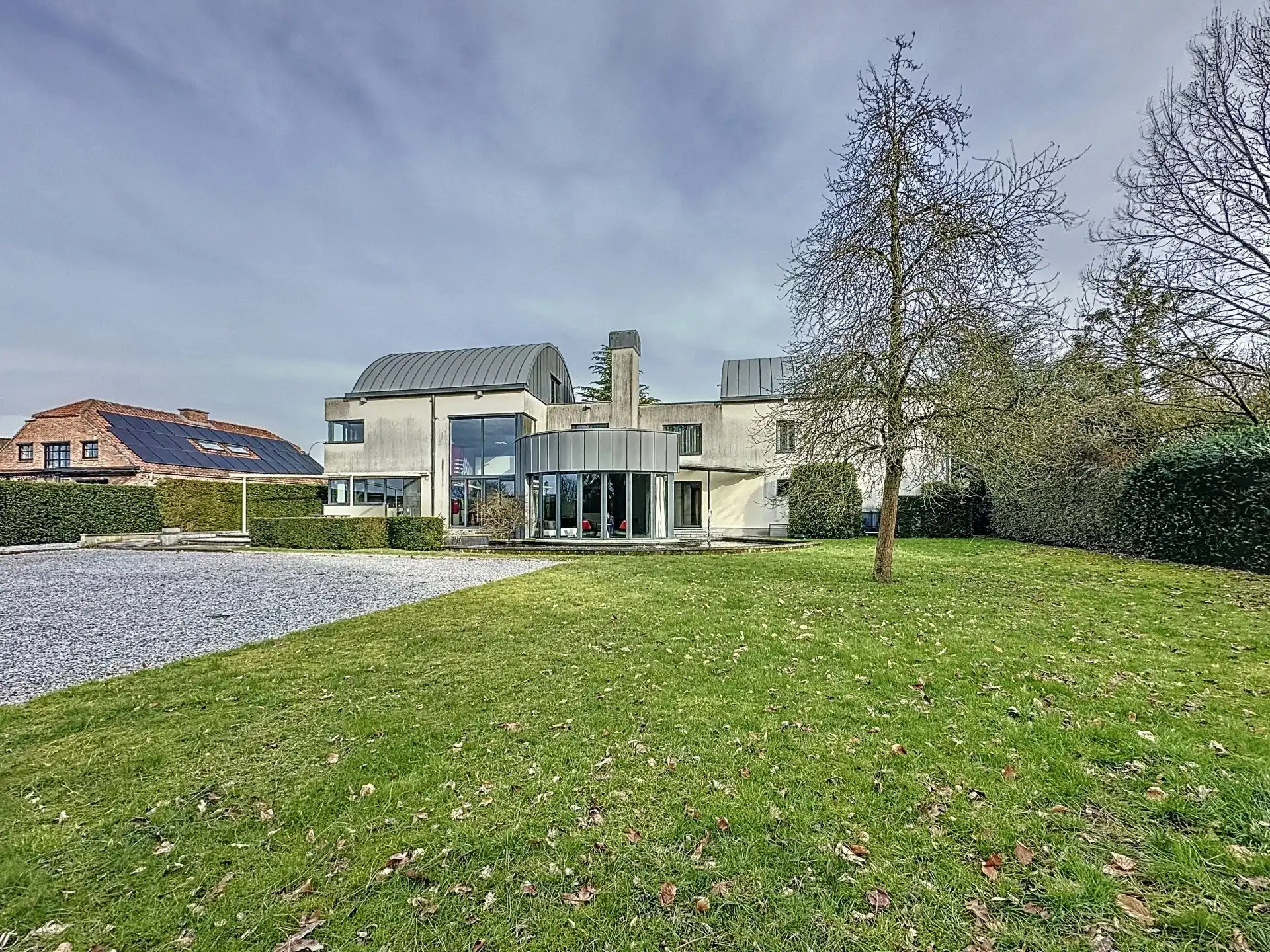 Unieke moderne woning met een dubbele bestemming op een perceel van 29a24ca. foto 69