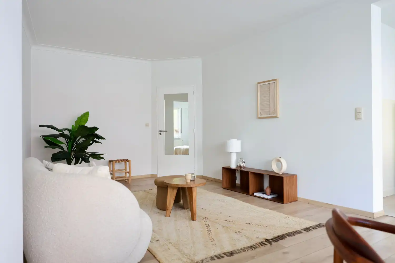 Instapklaar appartement met 2 ruime slks, tuin en parking! foto 25