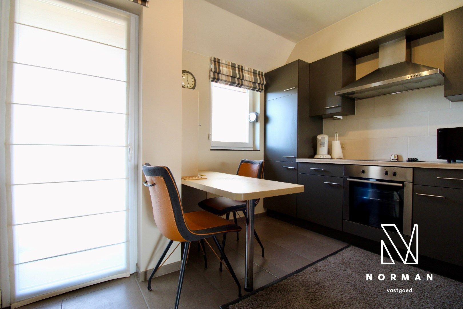 Prachtig appartement met 2 terrassen en garage in Heule! foto 7