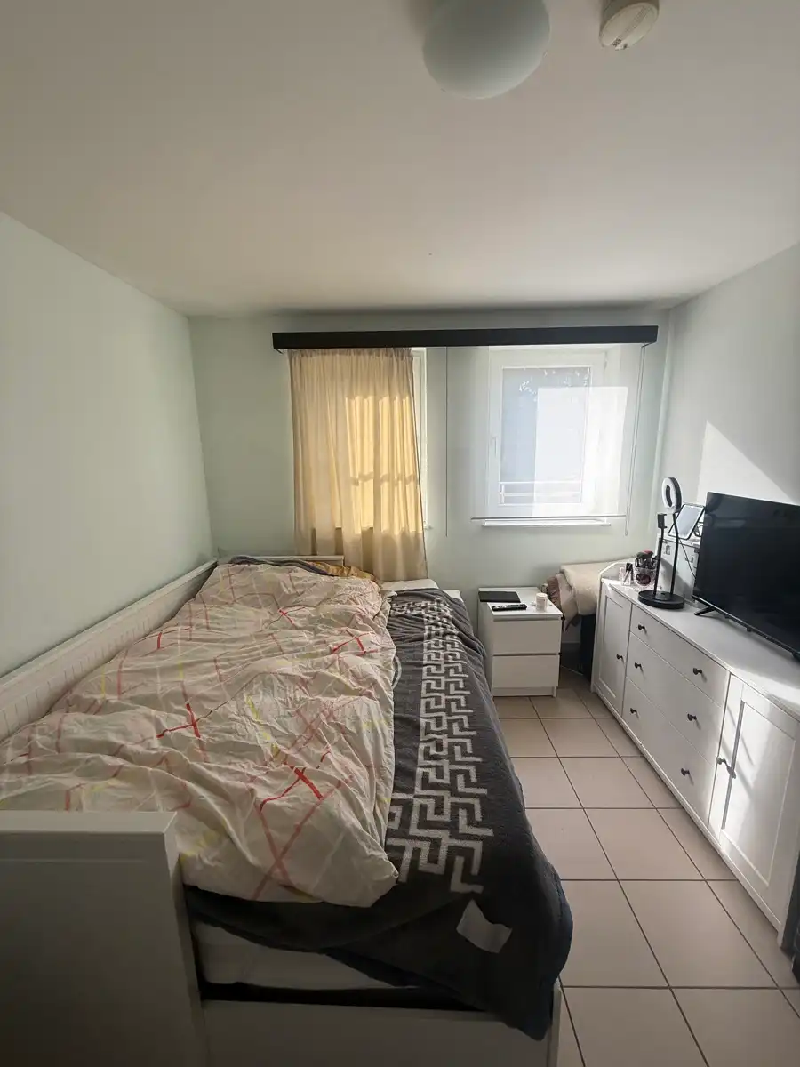 Instapklaar appartement met terras op wandelafstand van centrum Genk foto 5