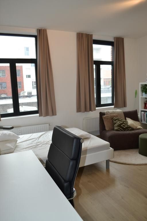 Volledig gerenoveerde studentenkamer foto 2