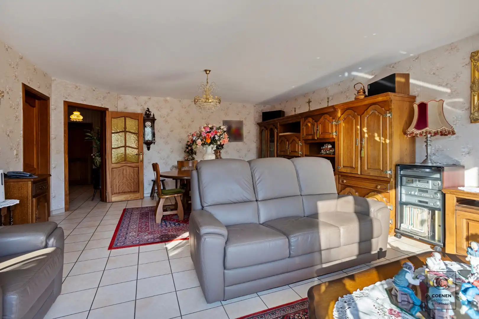 Lichtrijk appartement van 94 m² met twee slaapkamers te Zwijndrecht! foto 8