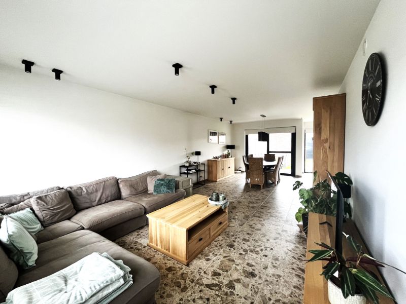 Nieuwbouwwoning met 3 slaapkamers en zonnepanelen foto 4