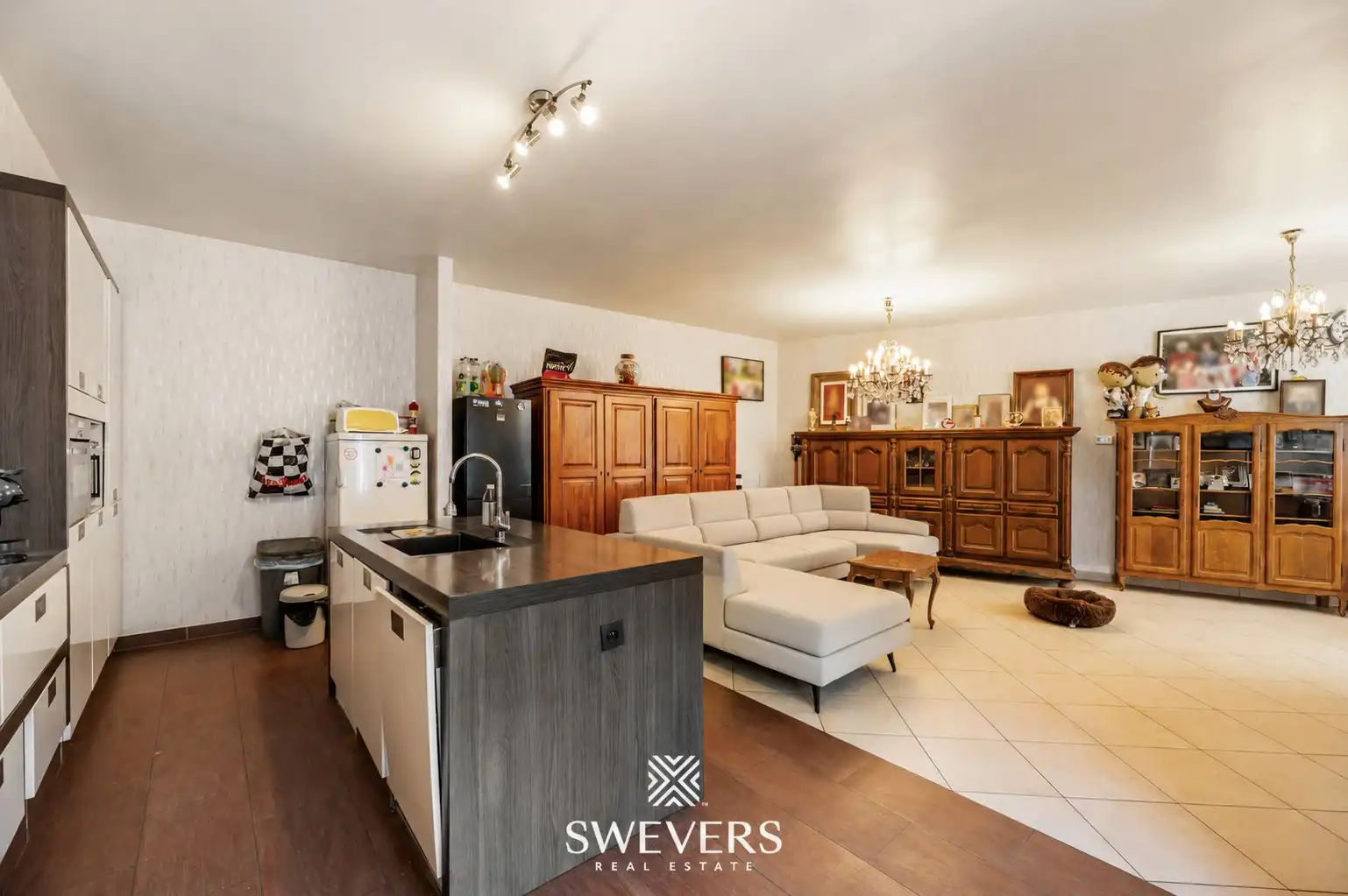Ruim gelijkvloers appartement met twee slaapkamers foto 6