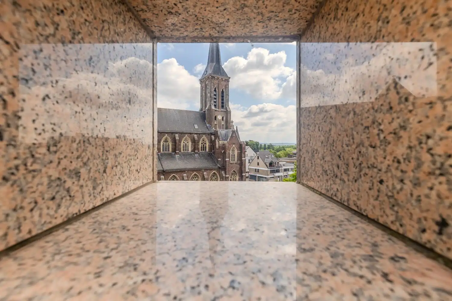 Ruim penthouse in centrum Lanaken met 3 slaapkamers en panoramisch uitzicht foto 35