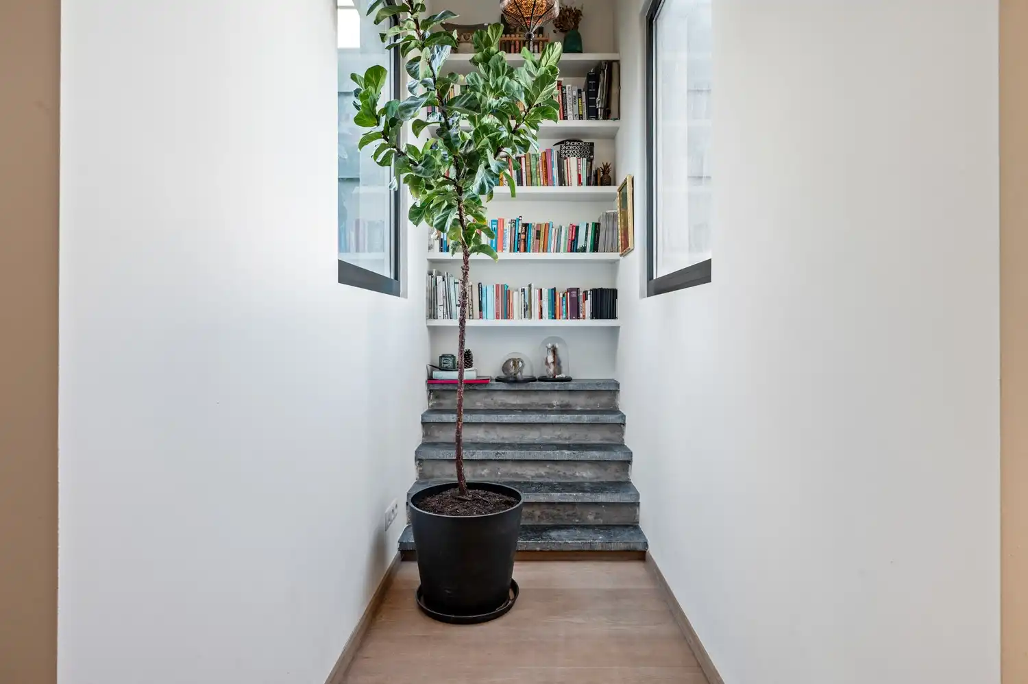 Stijlvolle loft met 2 slaapkamers en ondergrondse staanplaats te Antwerpen! foto 3