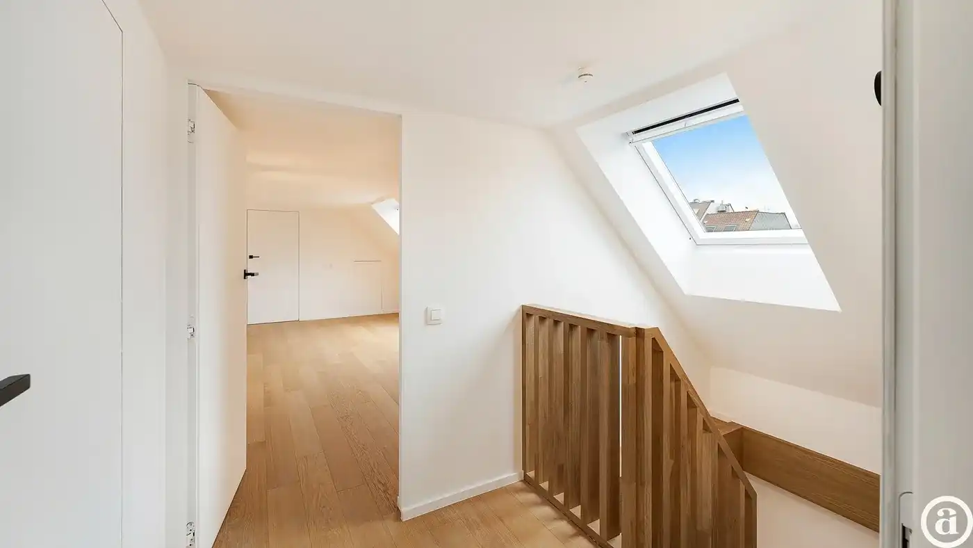 Ruime gerenoveerde duplex met 5 slaapkamers in Knokke        foto 24