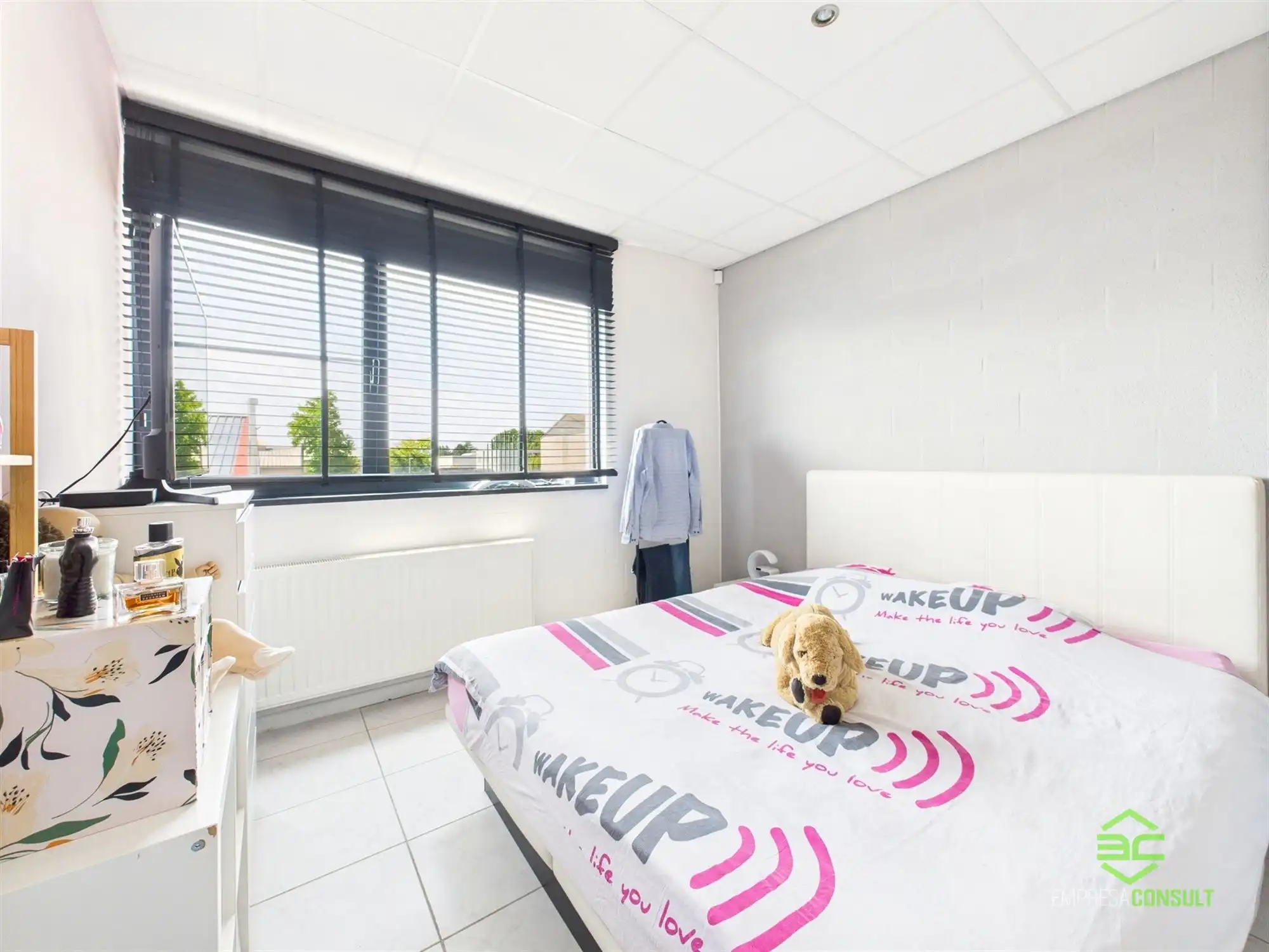 Instapklare werkplaats van 355m² met toonzaal en conciërgewoning! foto 26